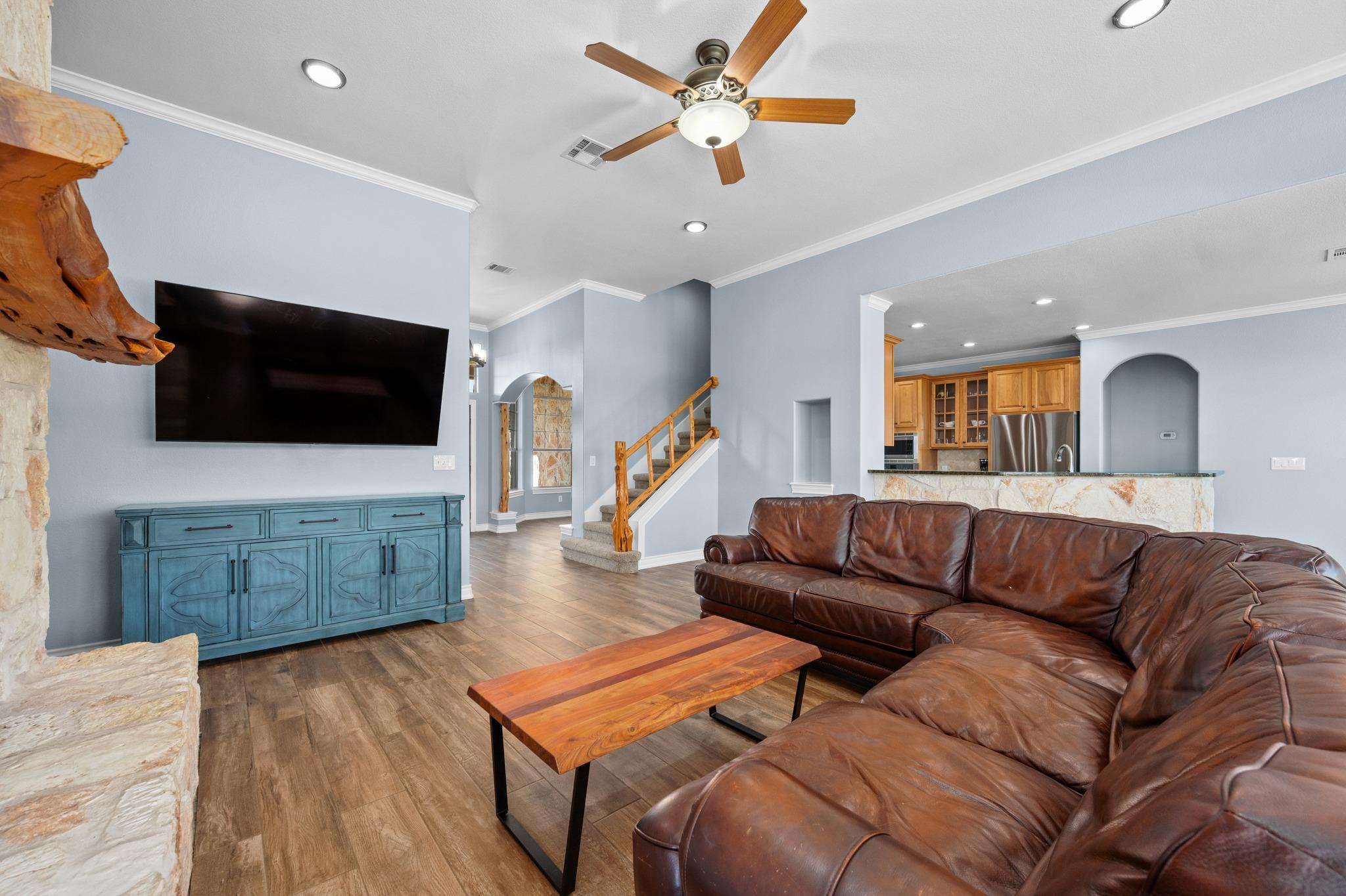 140 N Encino XING