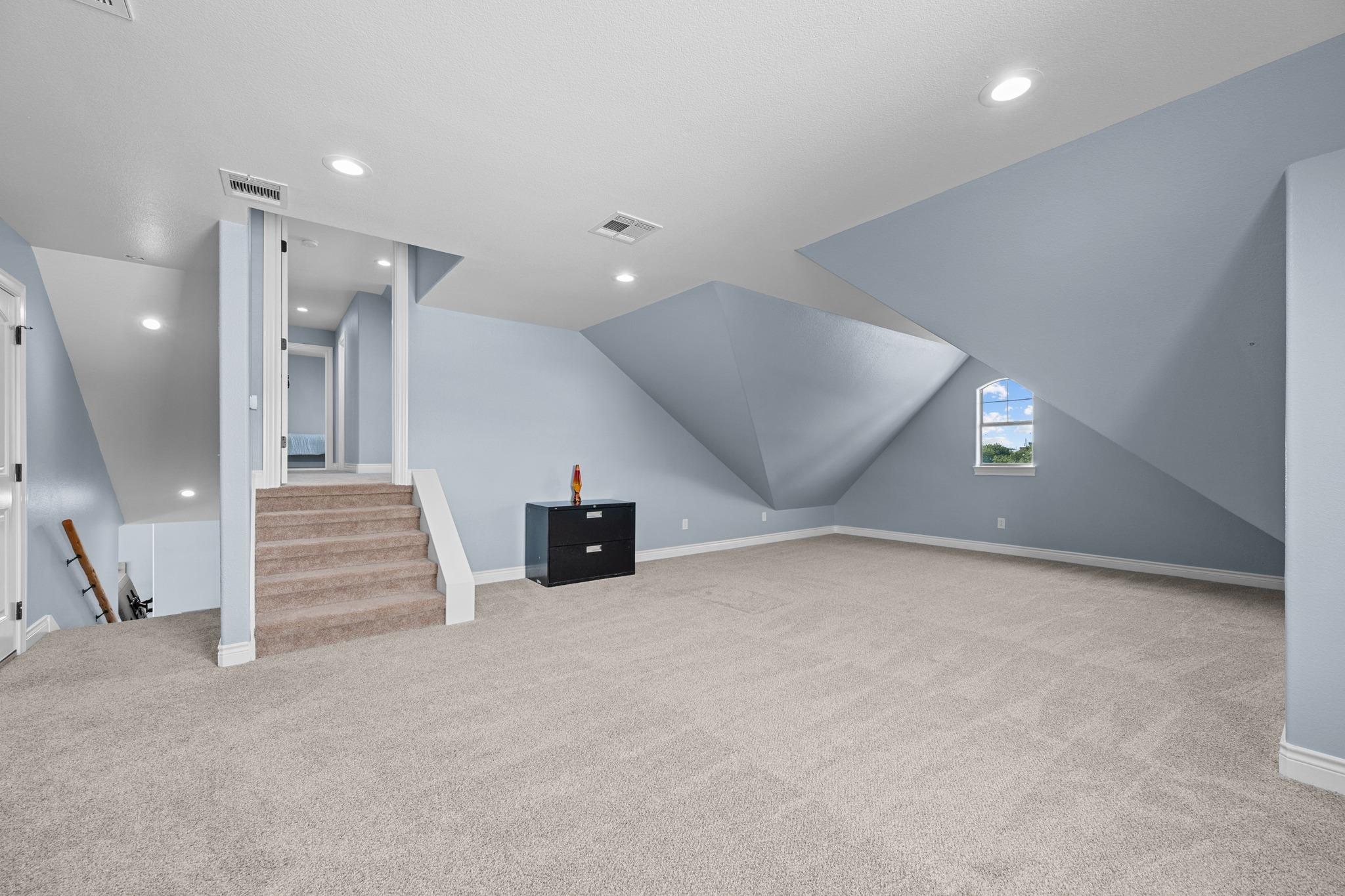 140 N Encino XING