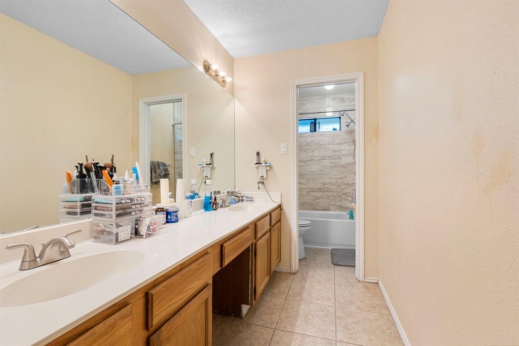 2656 Piping Rock TRL