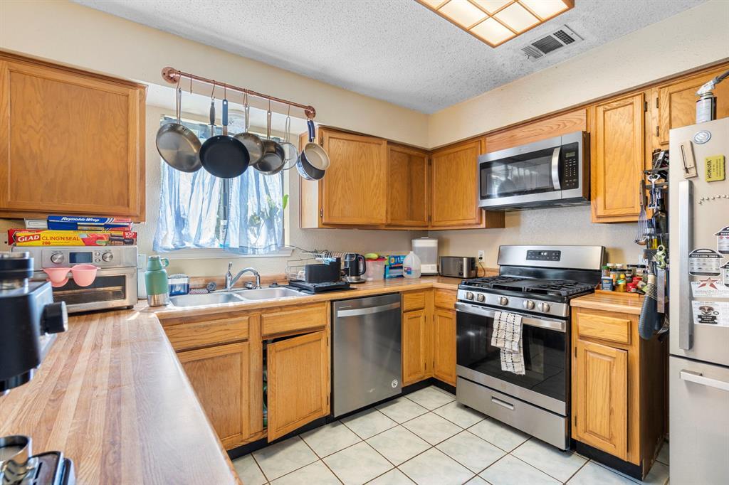 2656 Piping Rock TRL