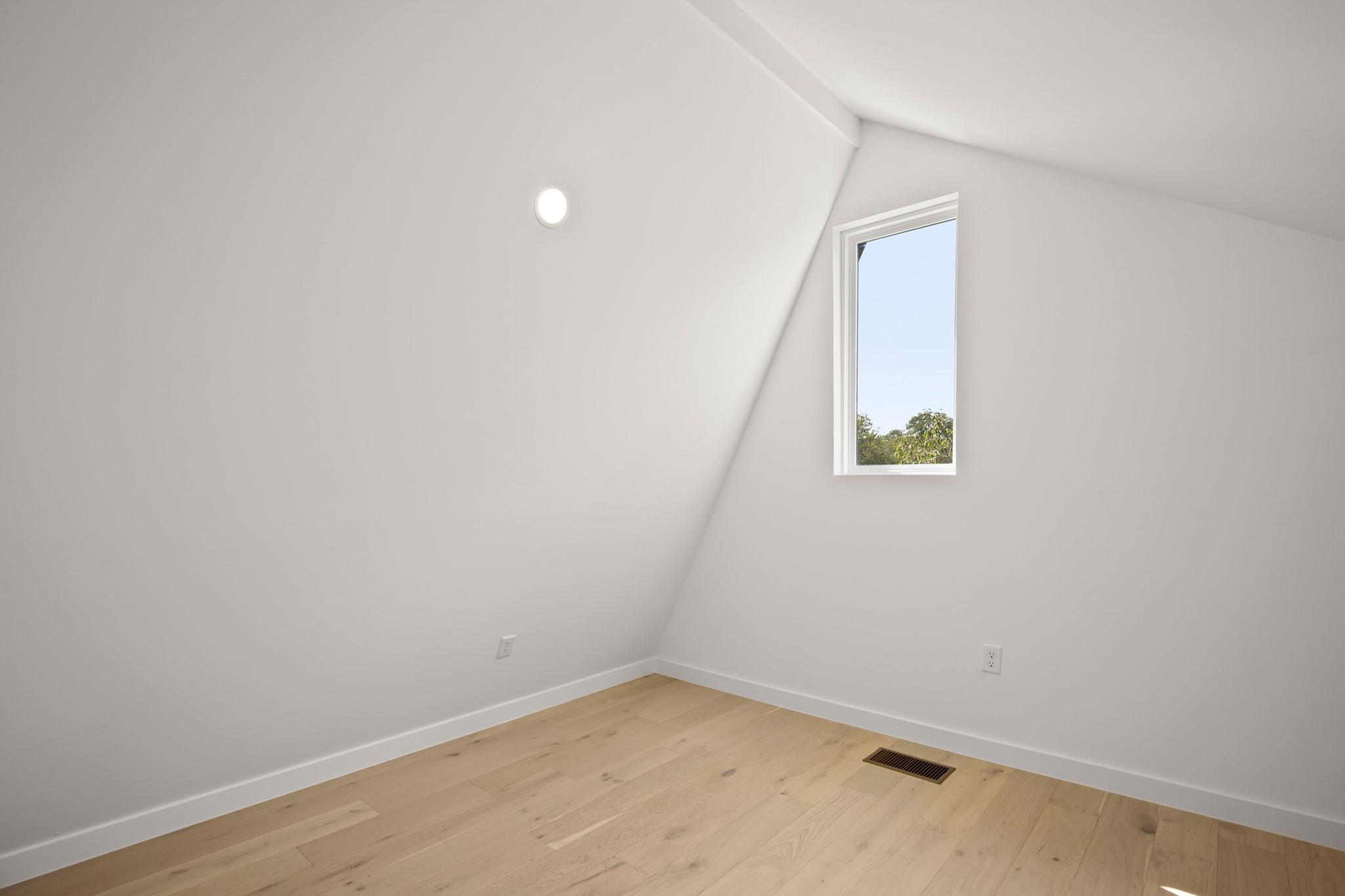 1714 Woodland Ave # 1