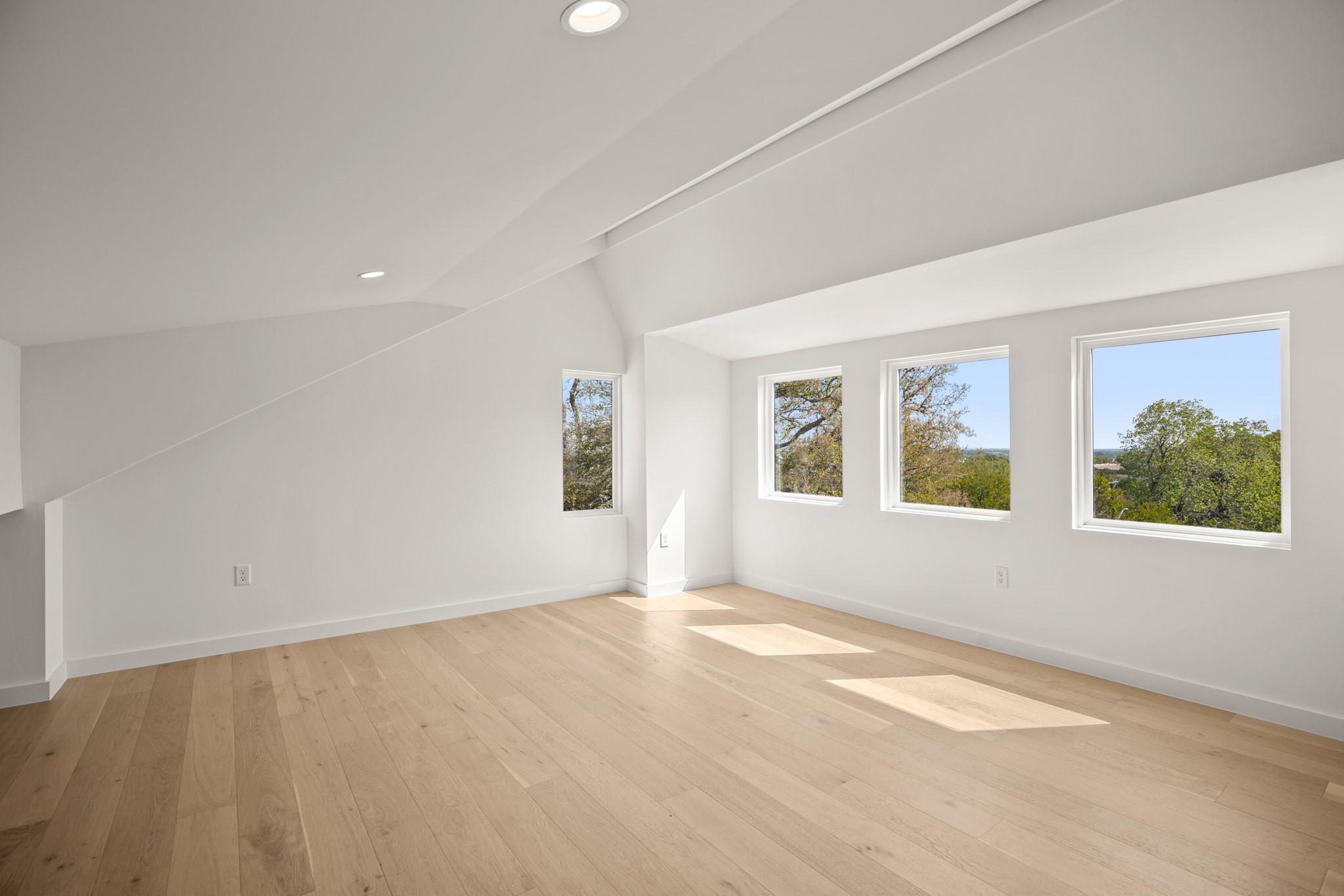 1714 Woodland Ave # 1