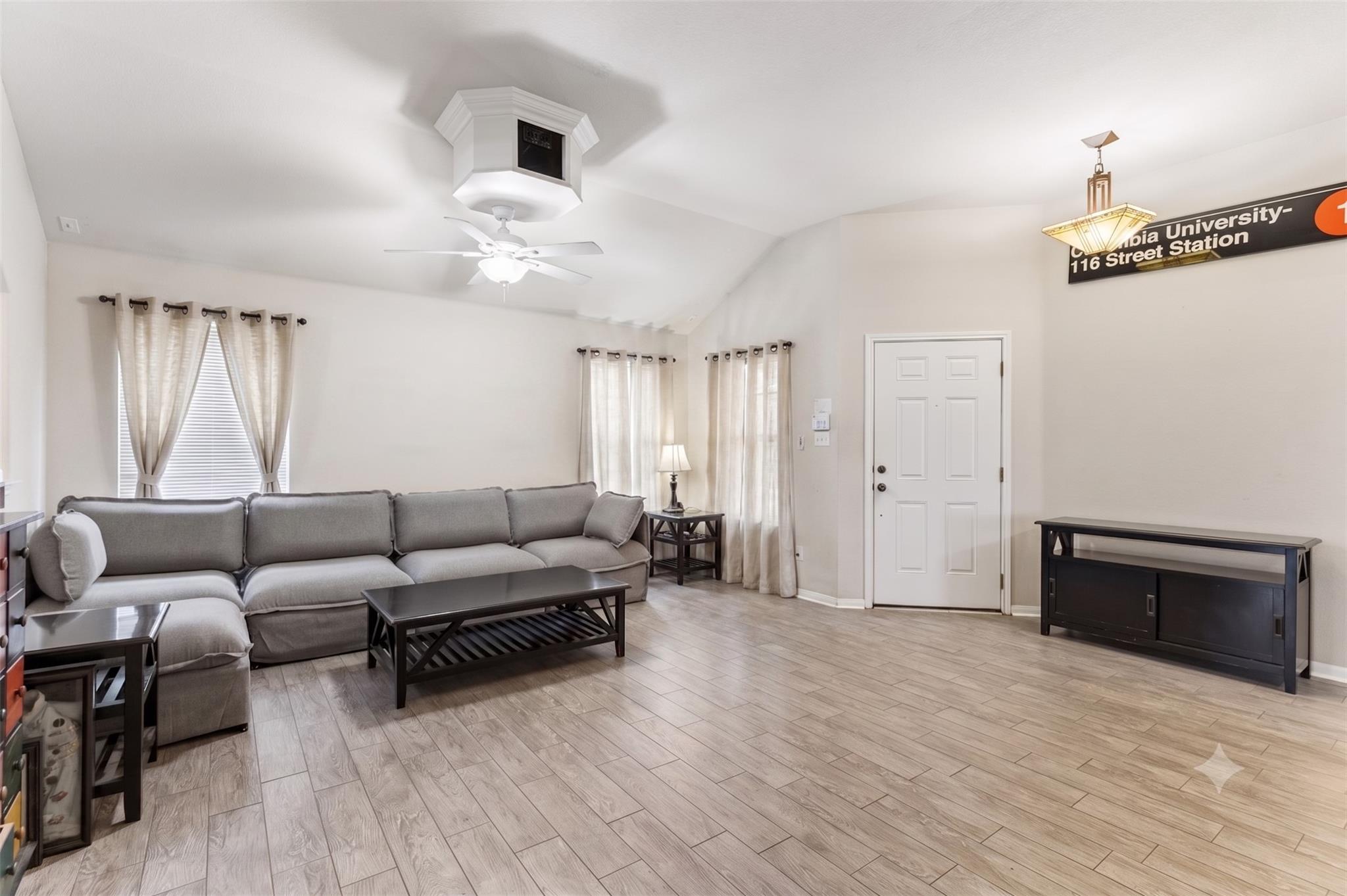 2106 Narrow Glen PKWY