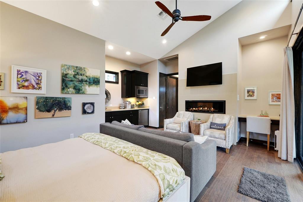 2113 Barbaro WAY # 16