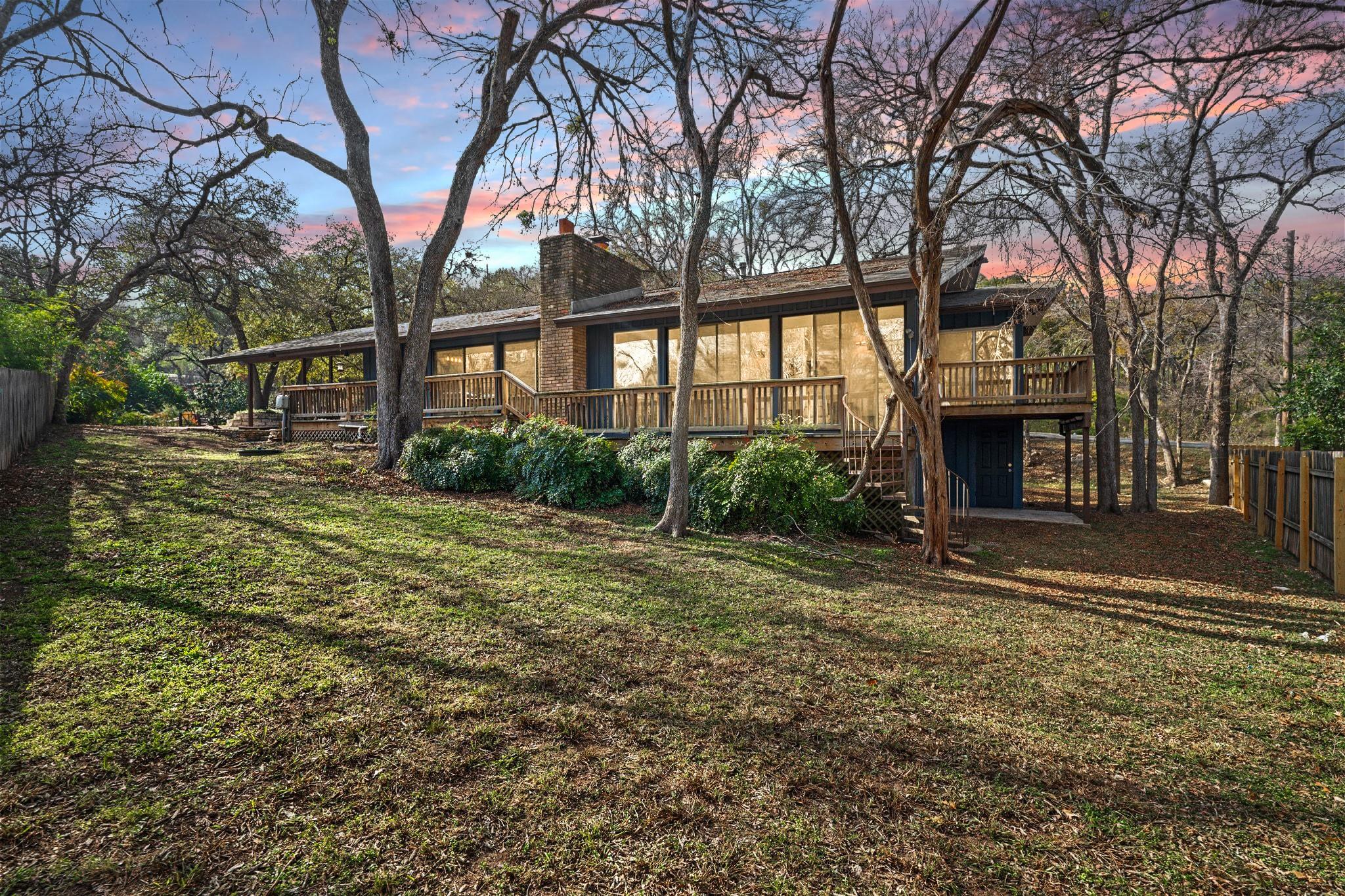 1603 Westlake DR