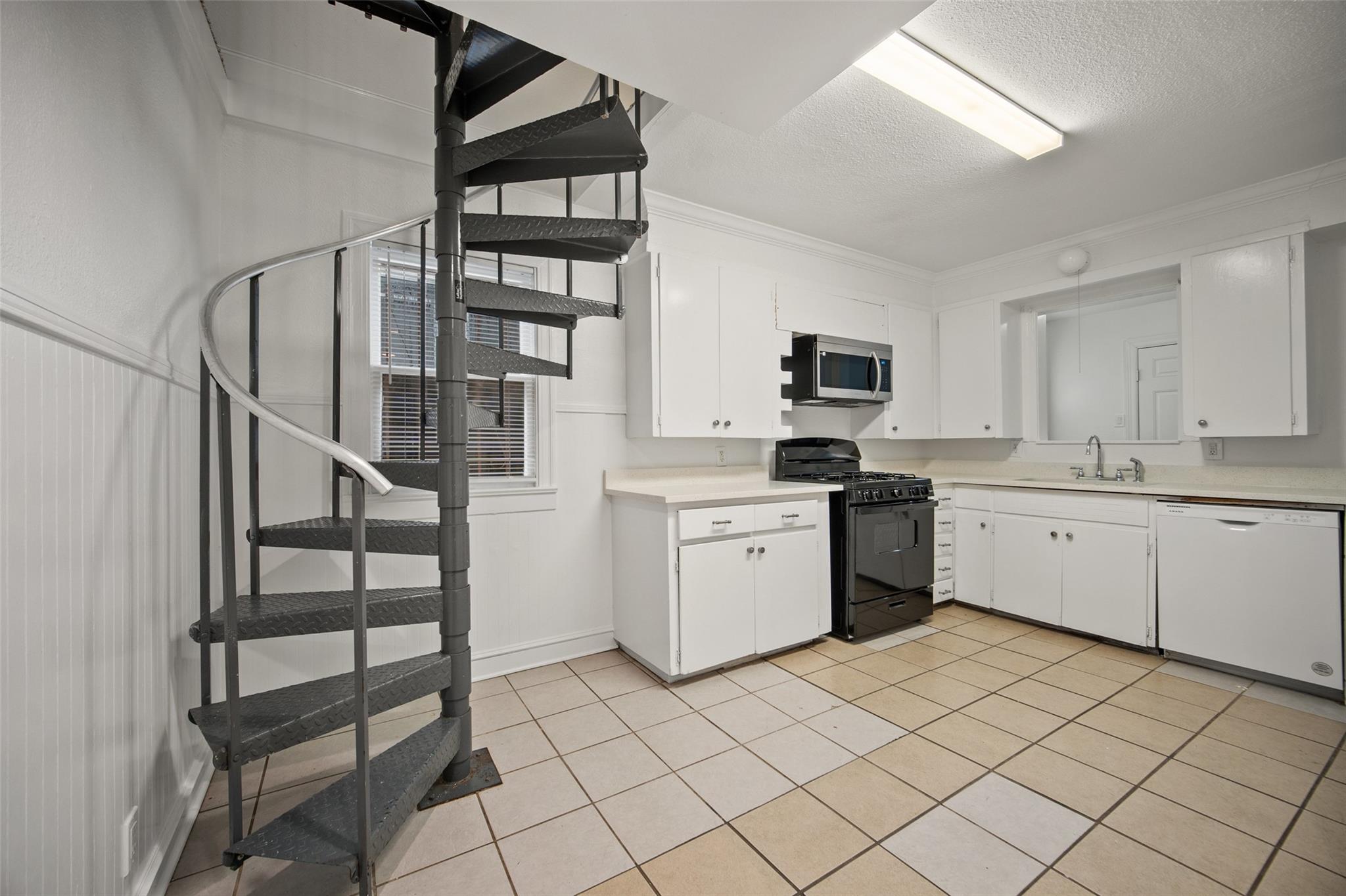 4605 Harmon Ave