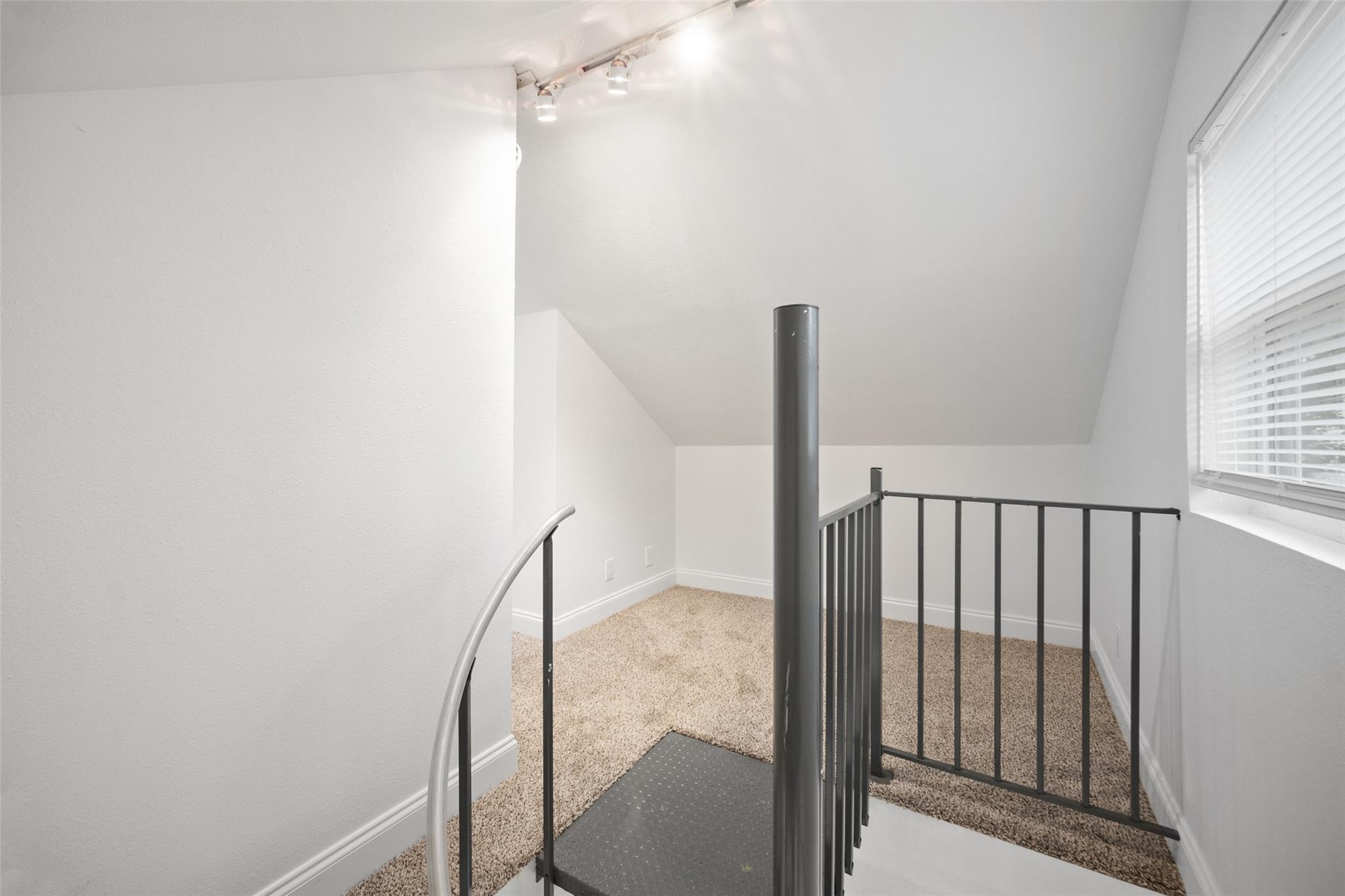 4605 Harmon Ave