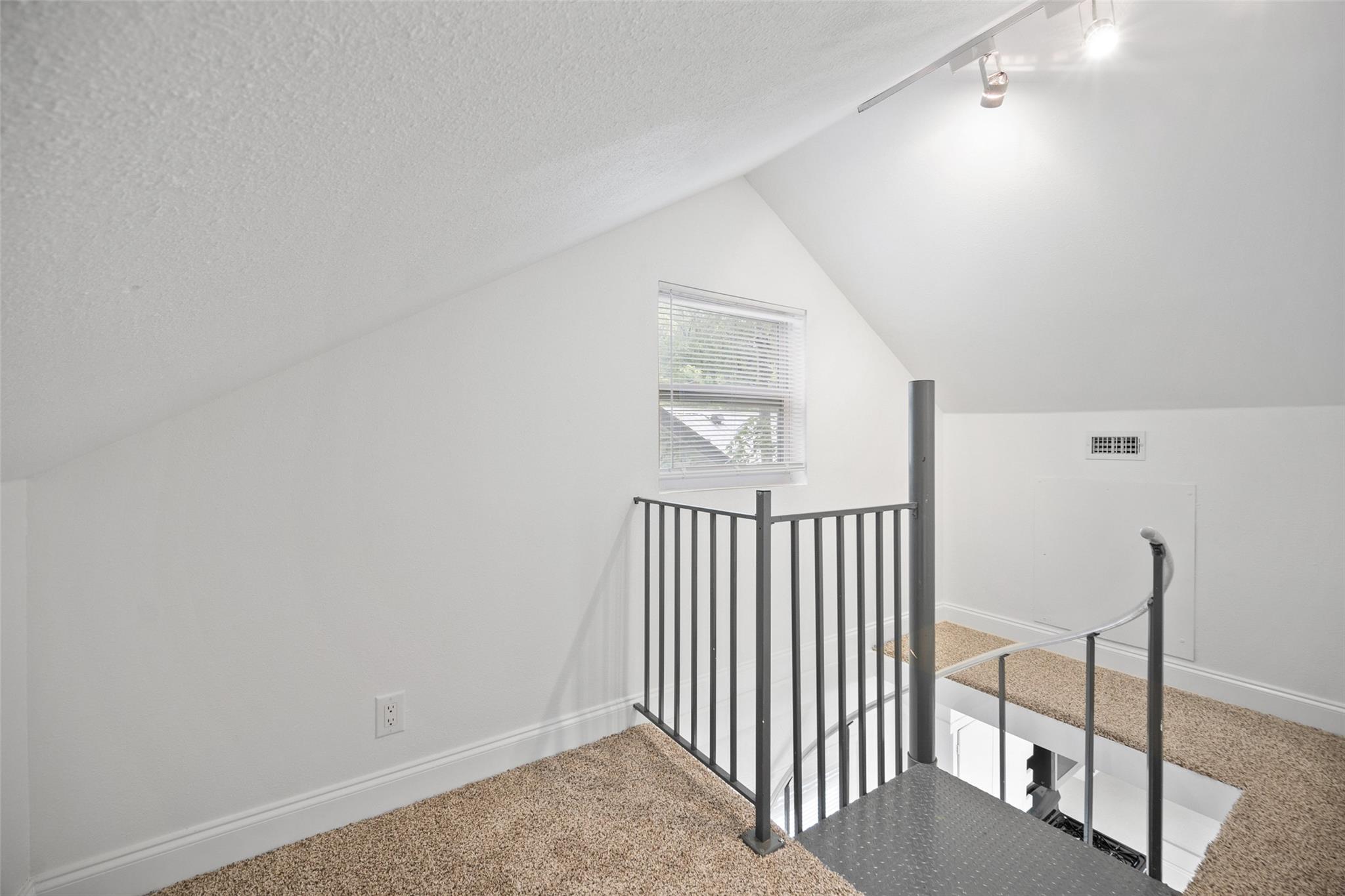 4605 Harmon Ave