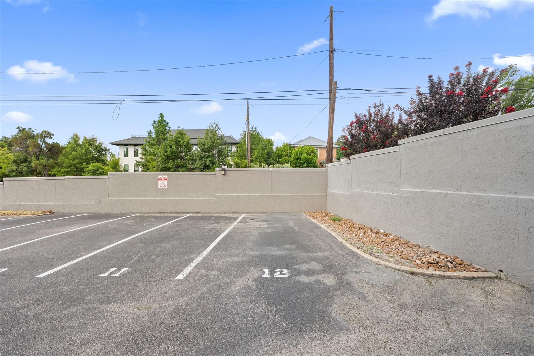 1500 Woodlawn BLVD # 304