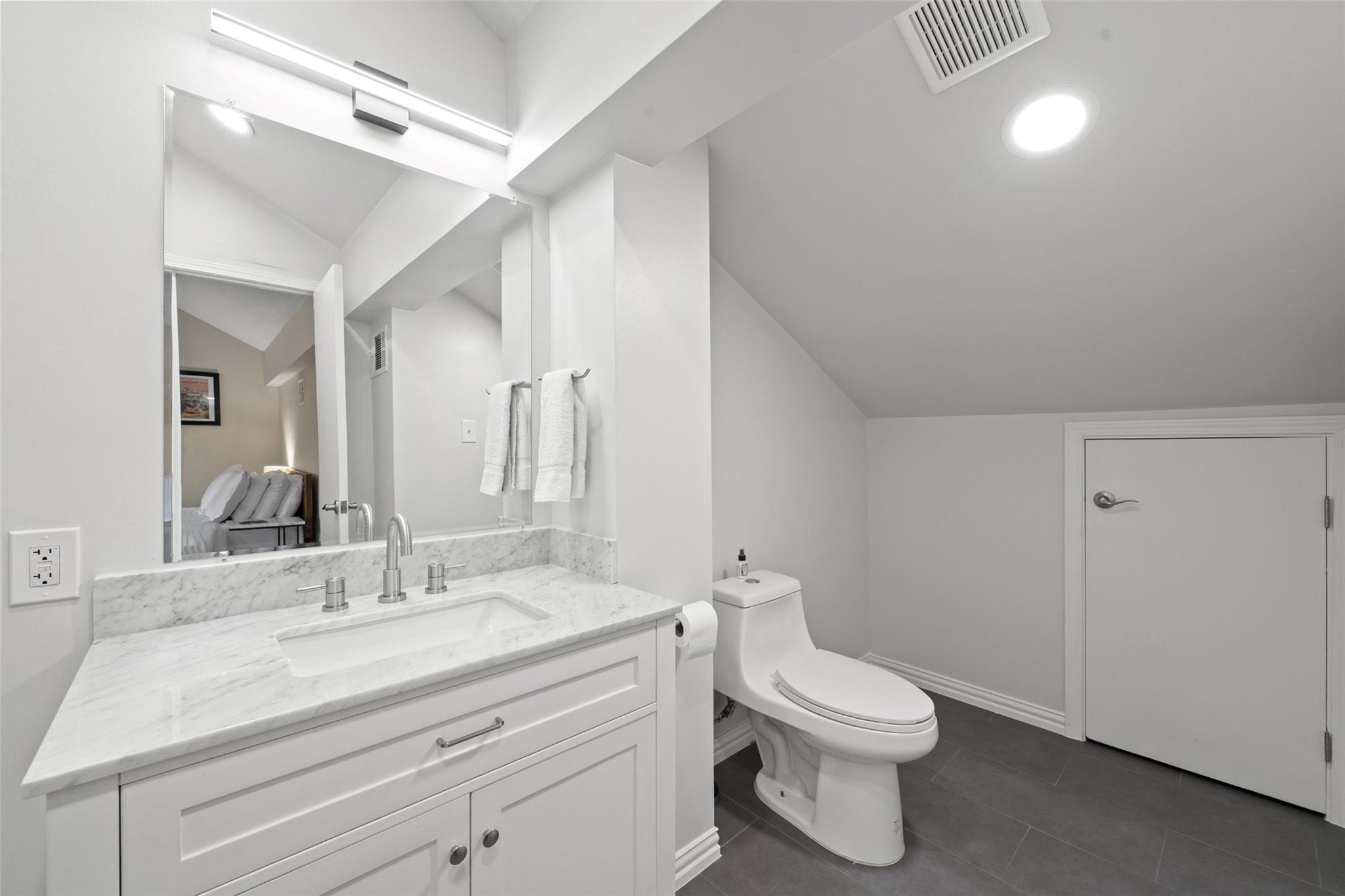 1500 Woodlawn BLVD # 304