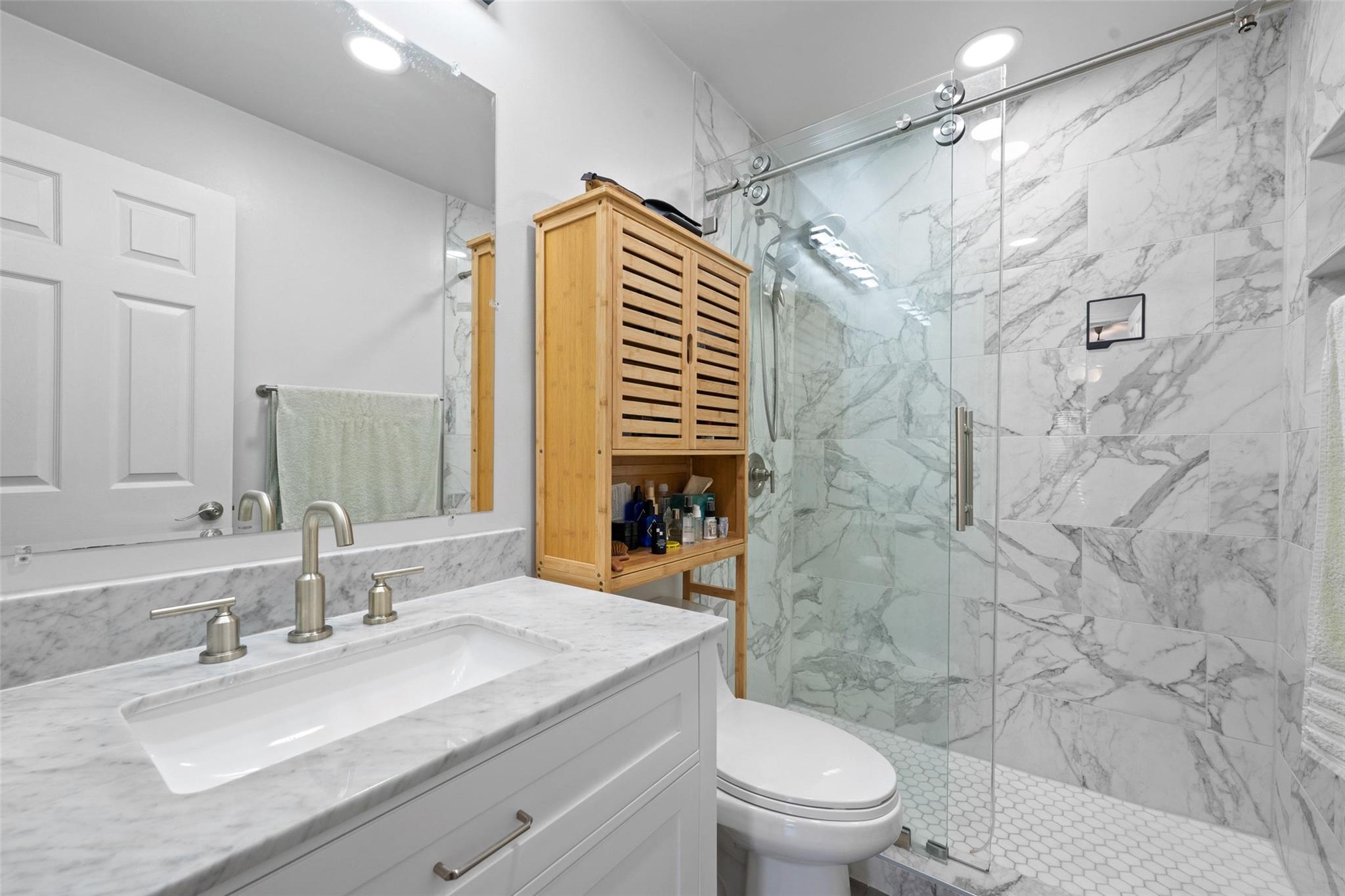 1500 Woodlawn BLVD # 304