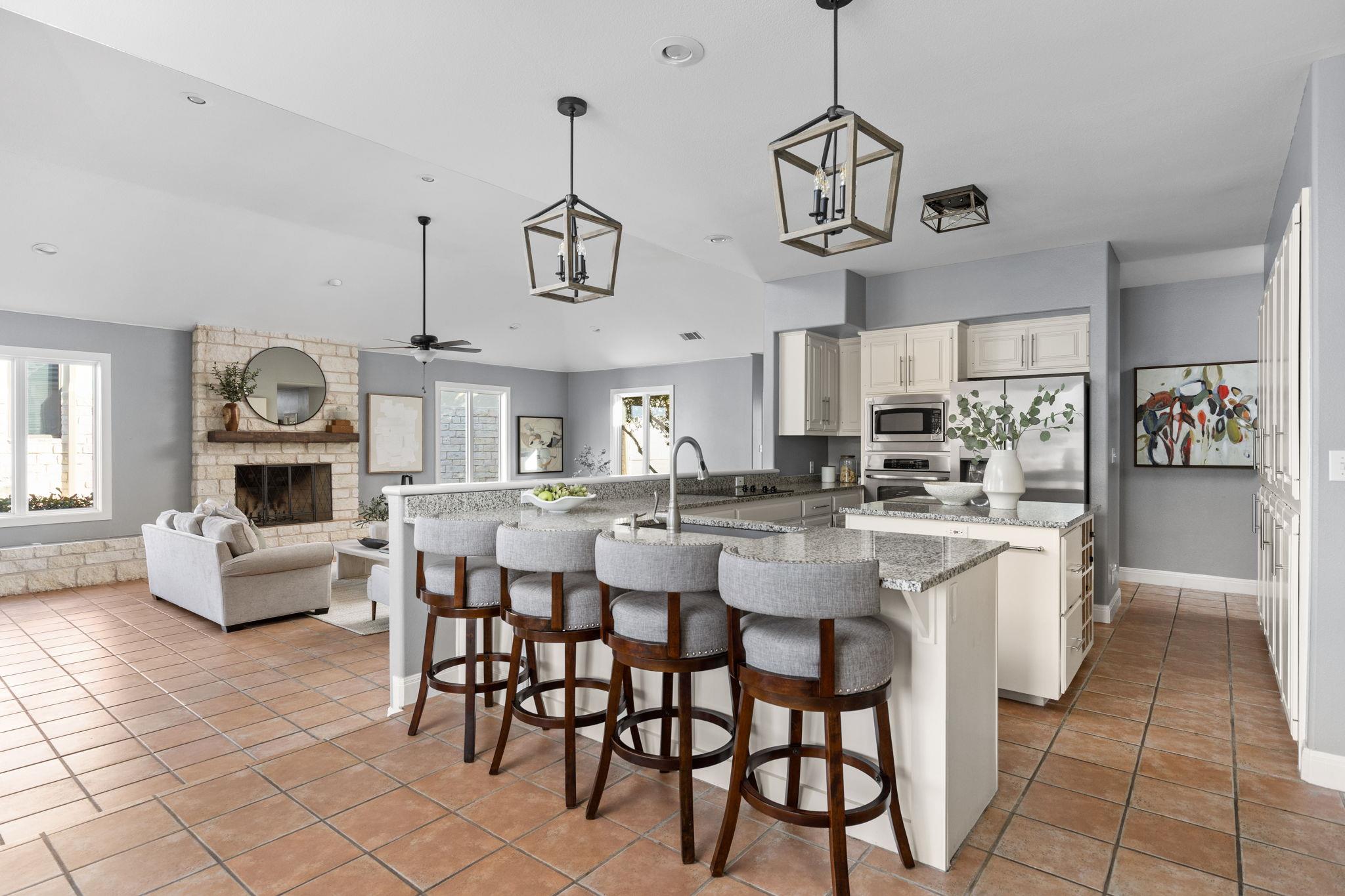 2433 Founders CIR