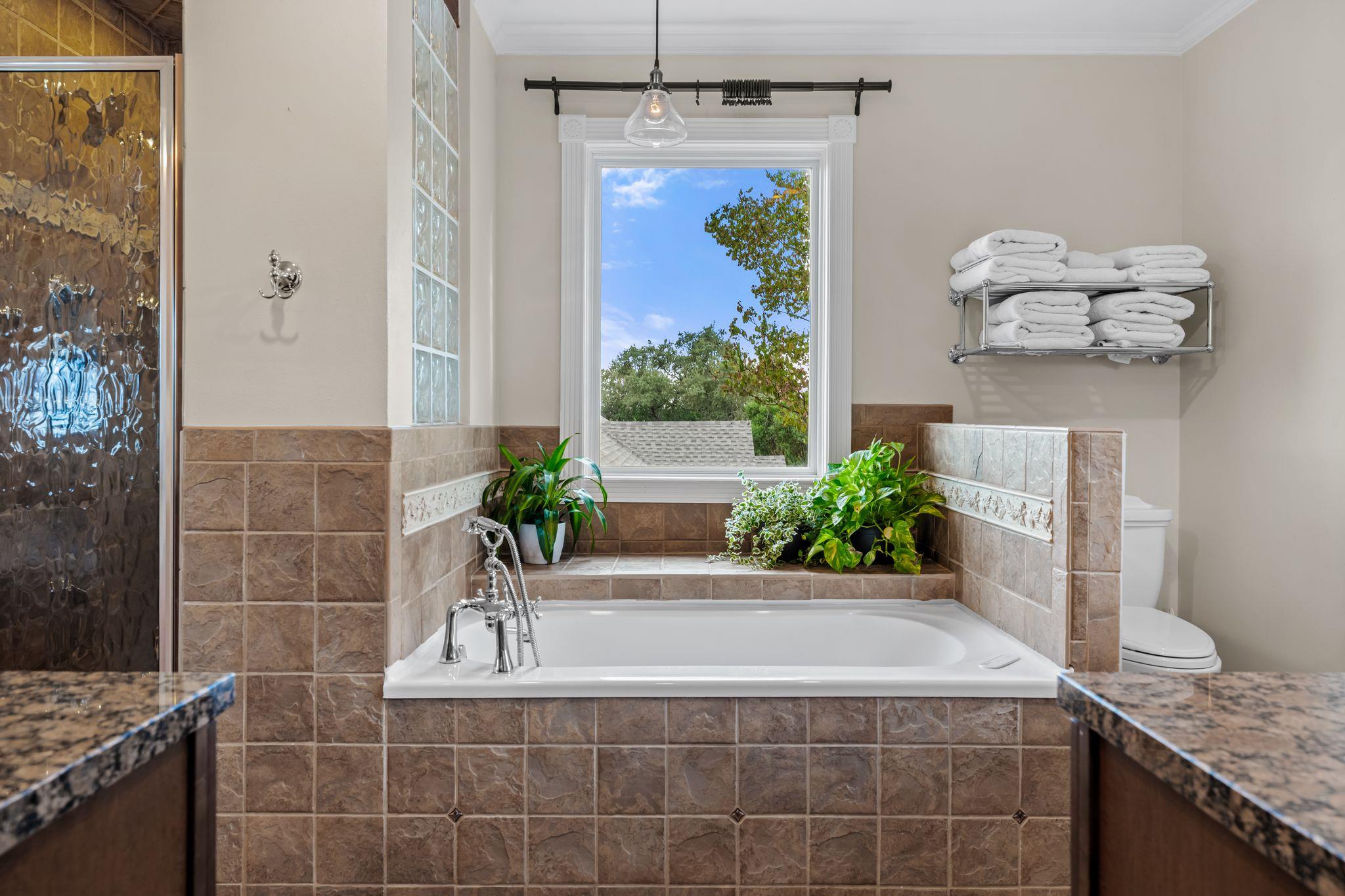 2103 Doral DR, Austin