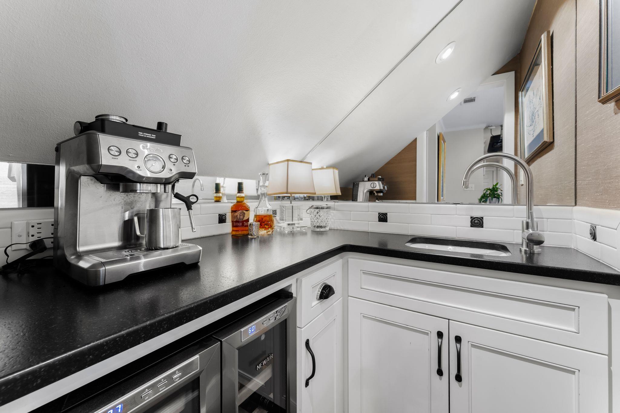 2103 Doral DR, Austin