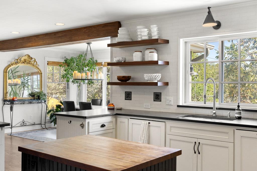 2103 Doral DR, Austin