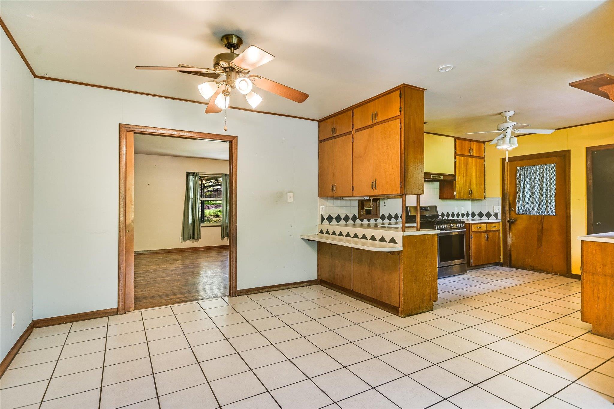 502 Sunset CIR