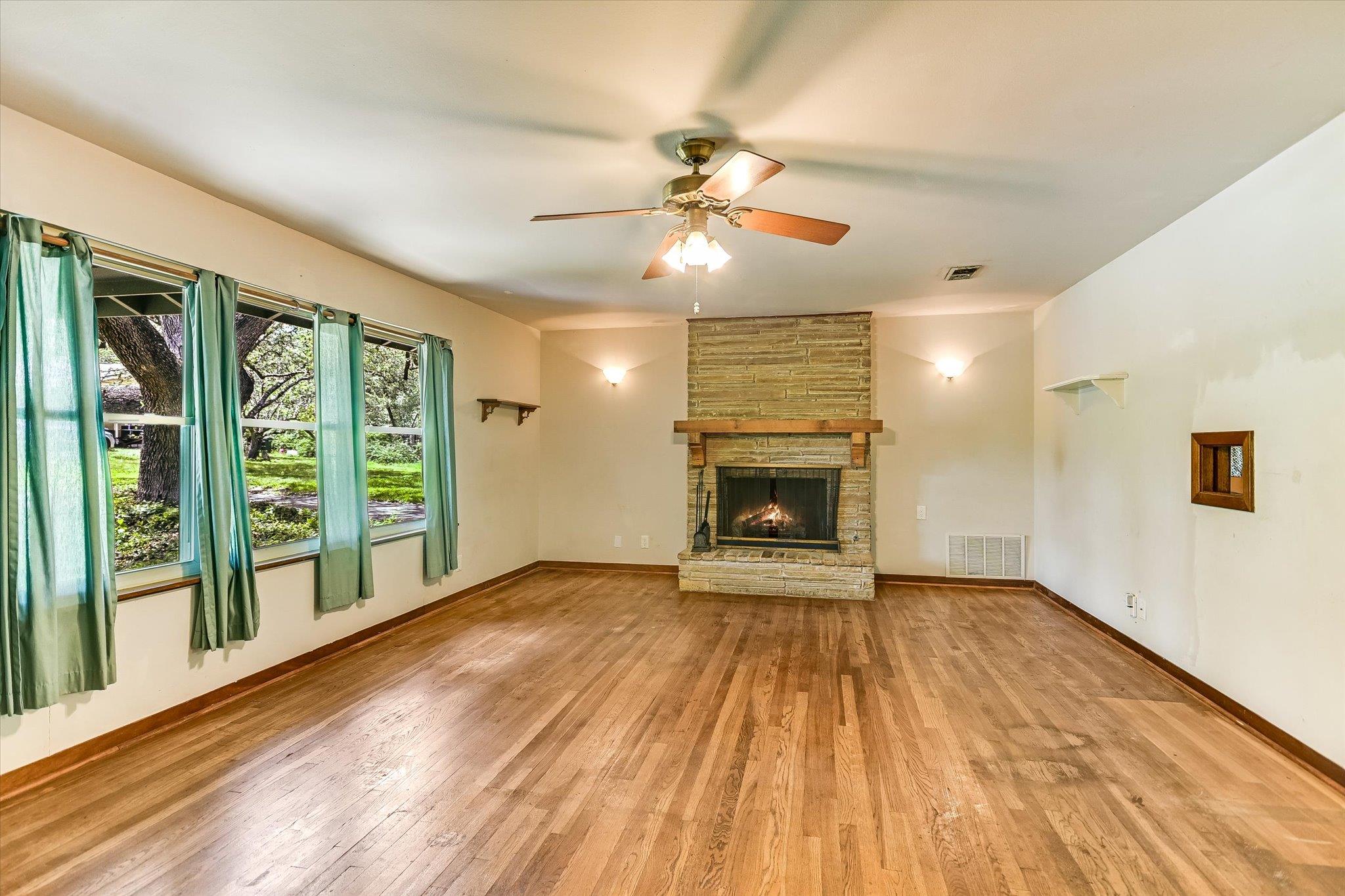 502 Sunset CIR