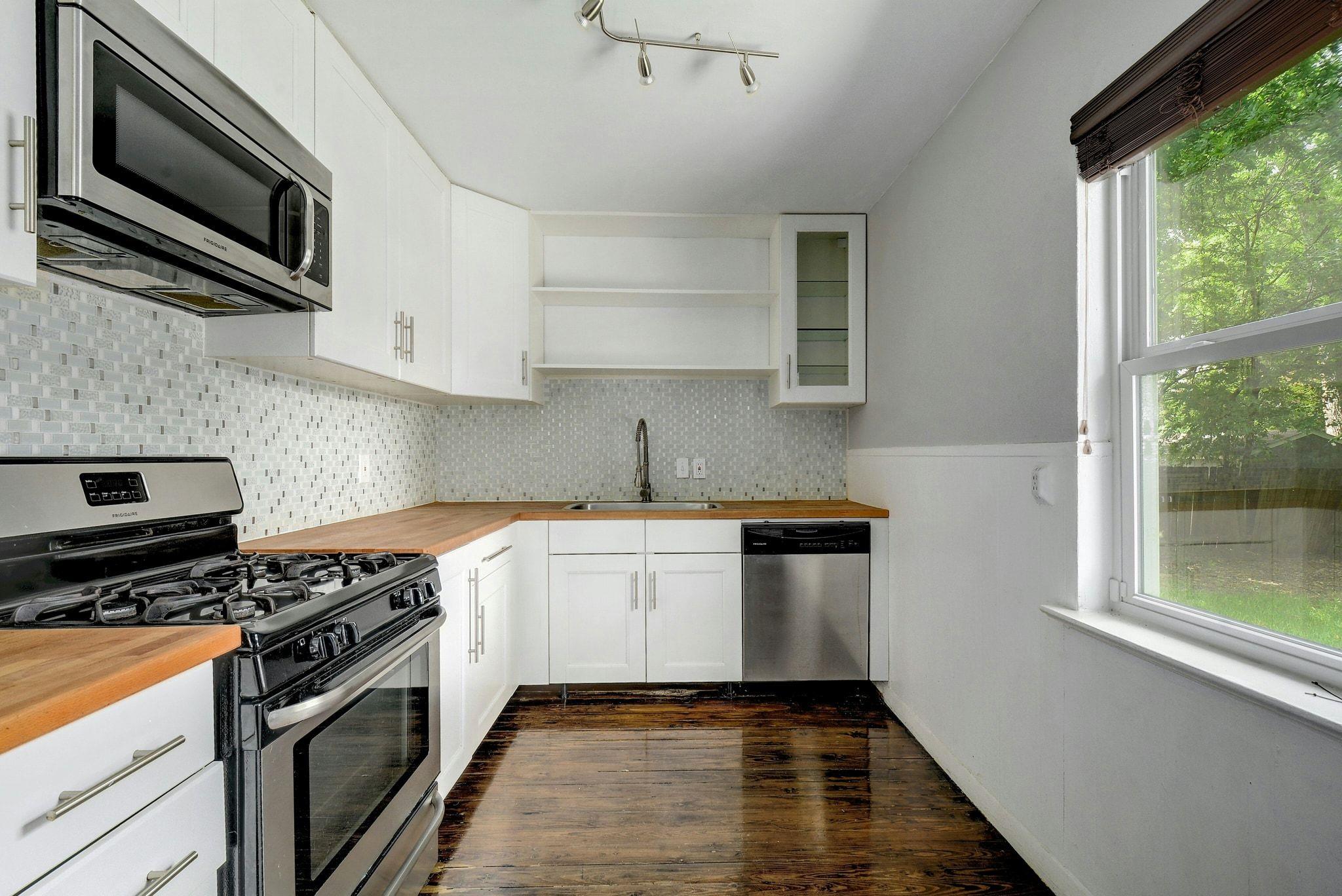 907 E 56th ST, Austin