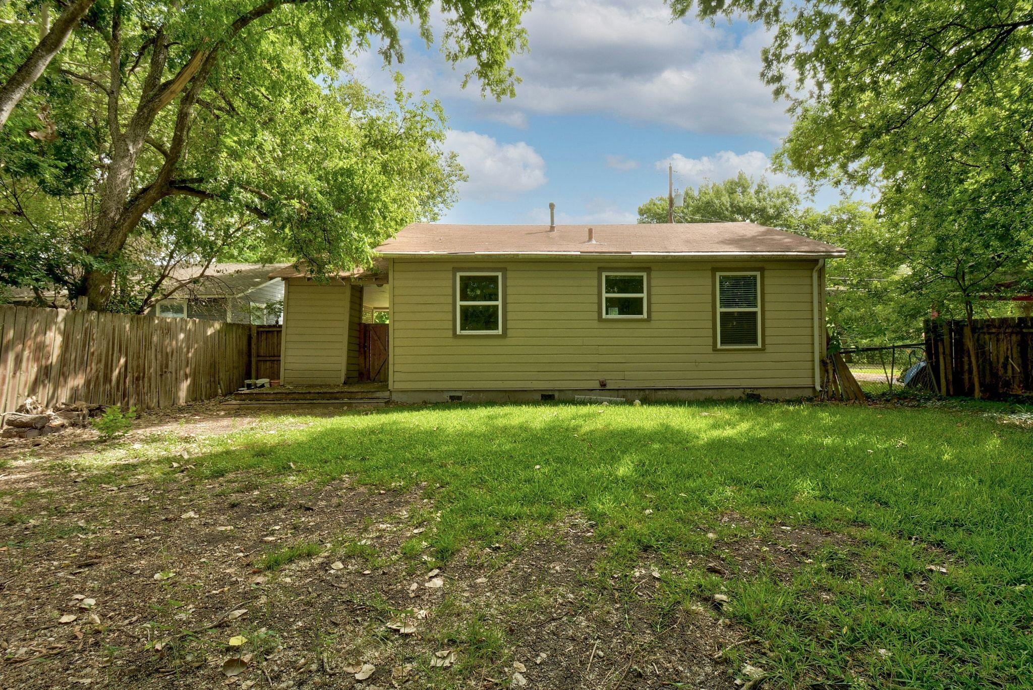 907 E 56th ST, Austin