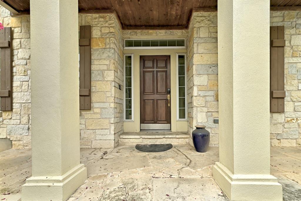 1111 E Riverside DR