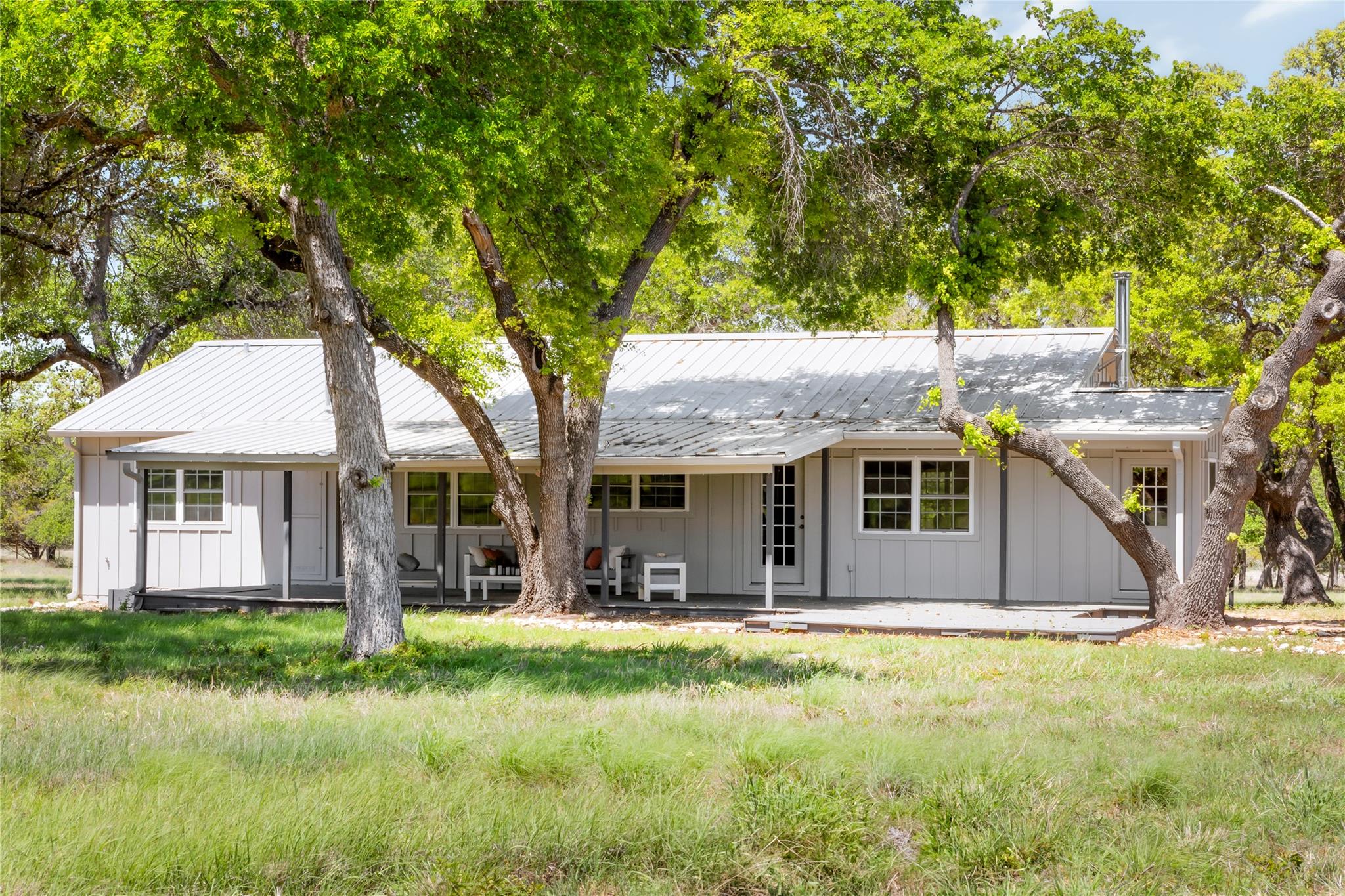 9695 W US 290 Highway