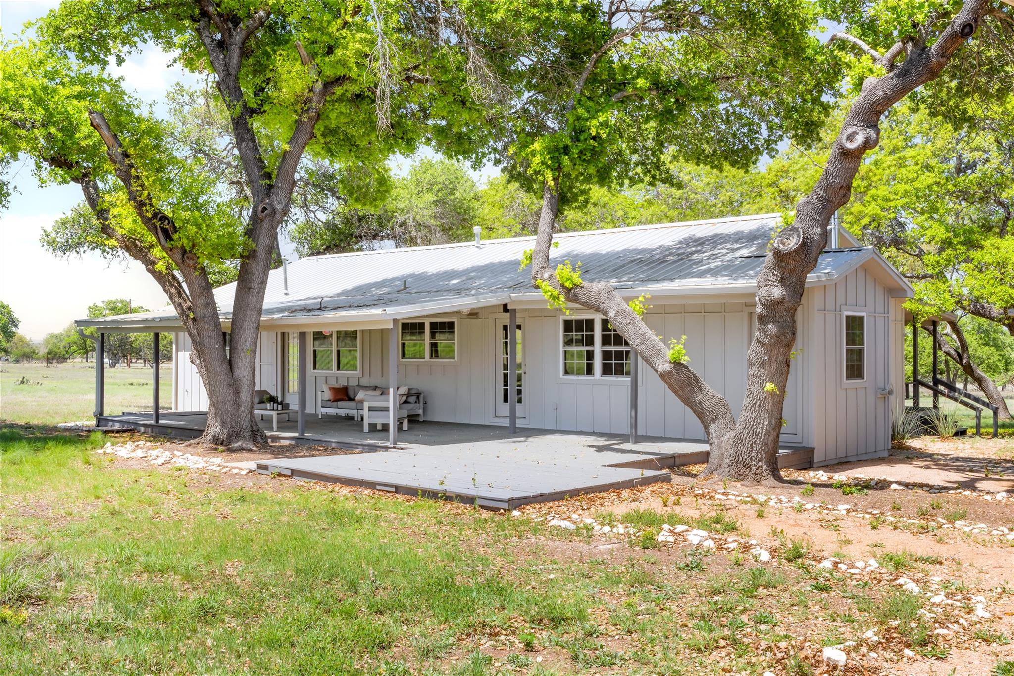9695 W US 290 Highway