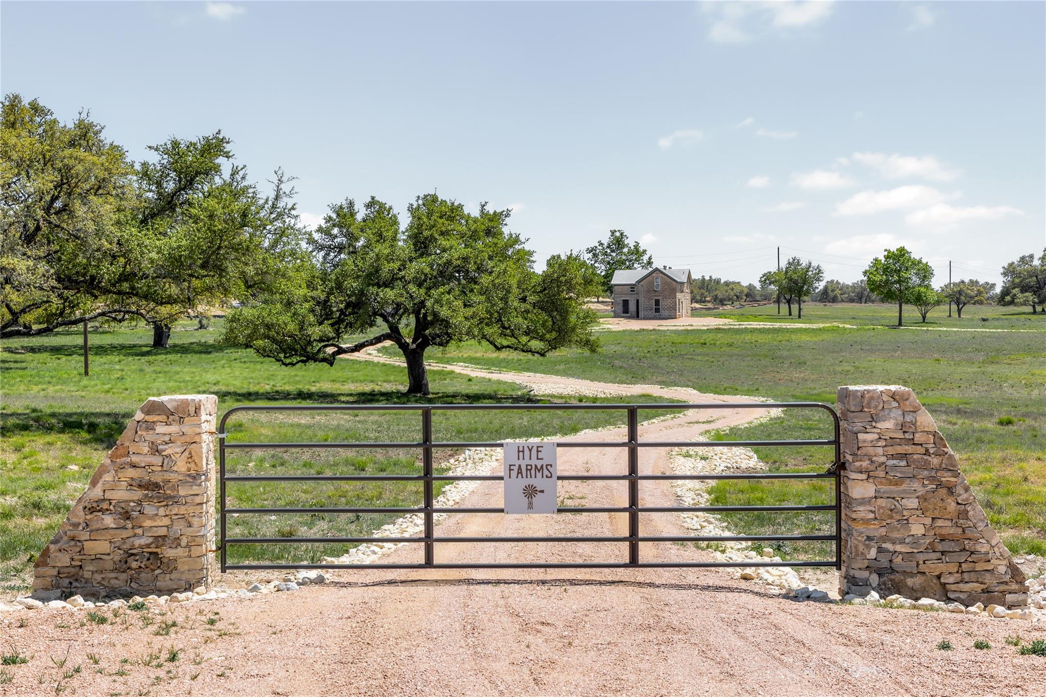 9695 W US 290 Highway