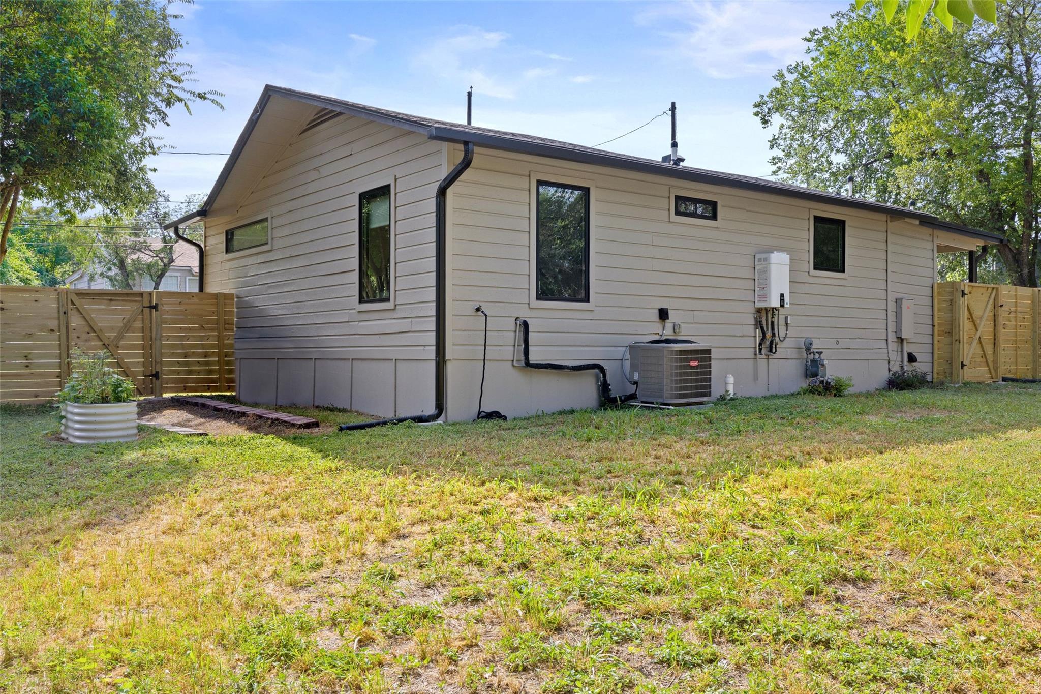 1803 Perez ST