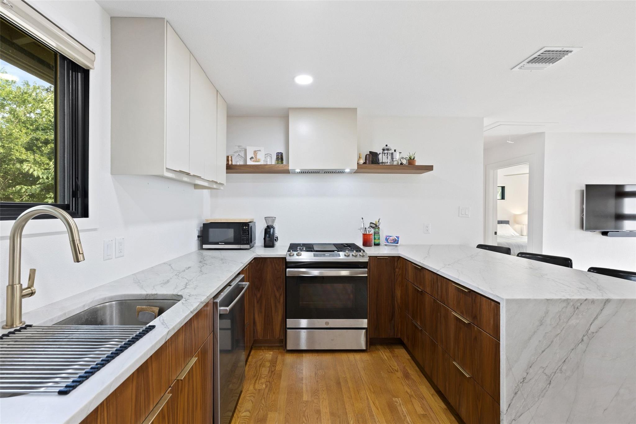 1803 Perez ST