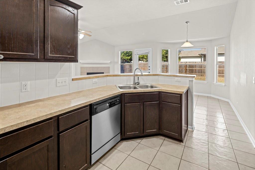 3400 Covered Wagon TRL