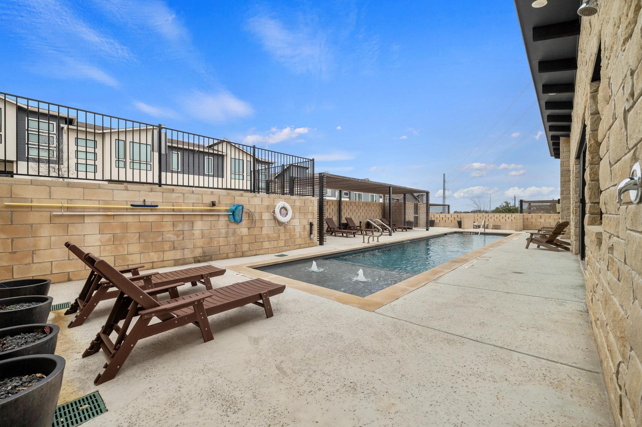 2050 Lohmans Spur Road 1404 RD # 1404