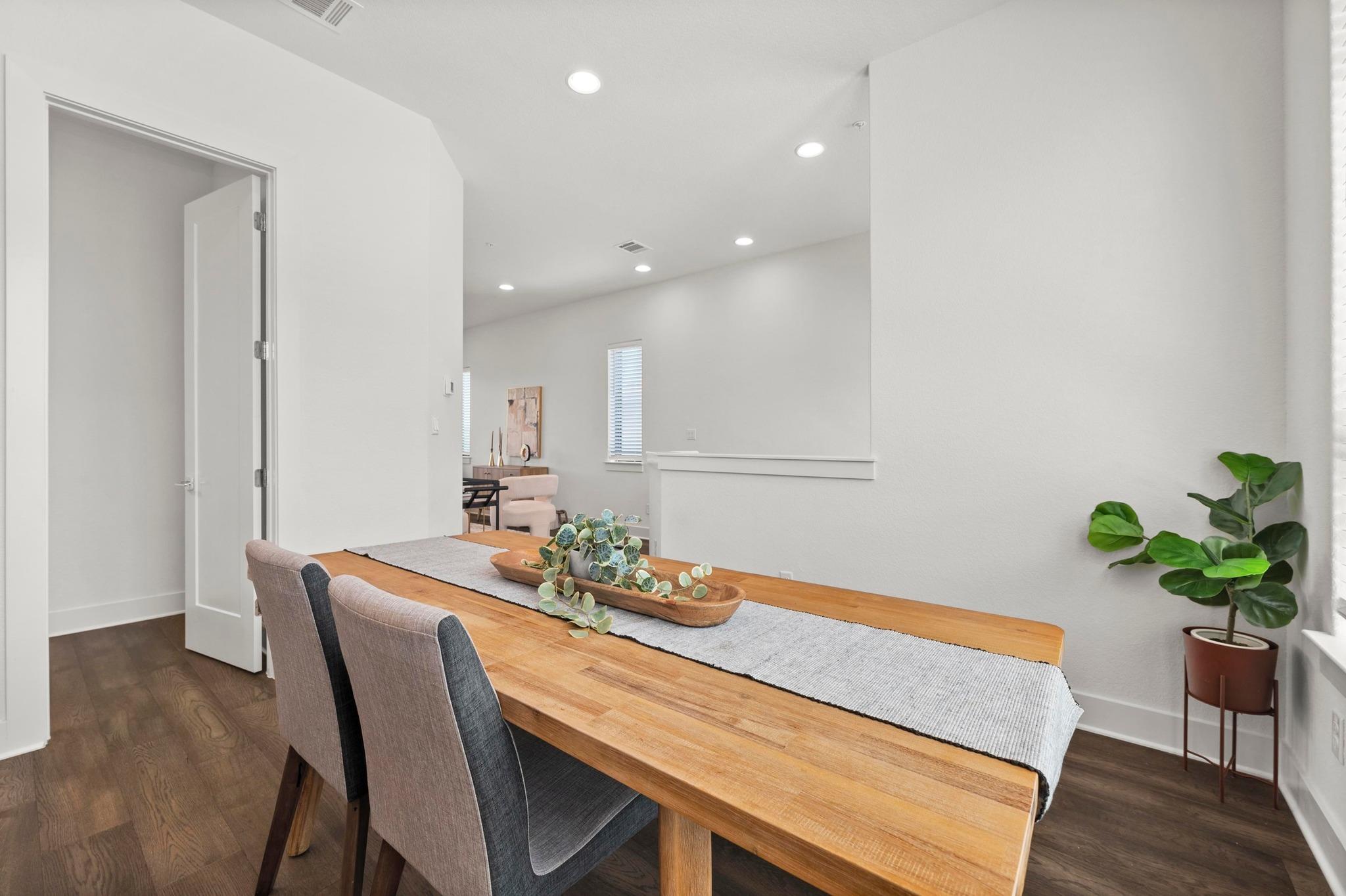 2050 Lohmans Spur Road 1404 RD # 1404