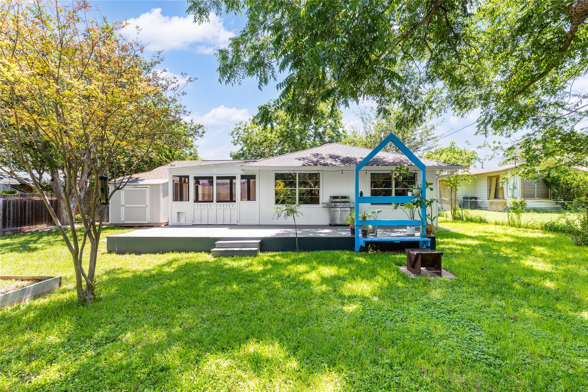 8800 Parkfield DR