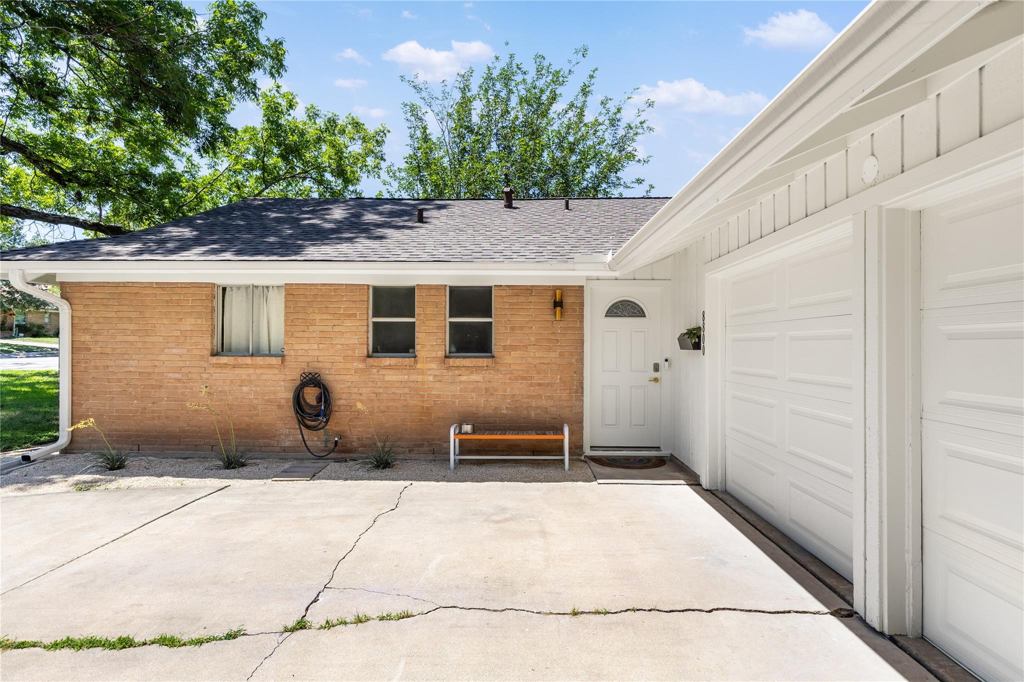 8800 Parkfield DR