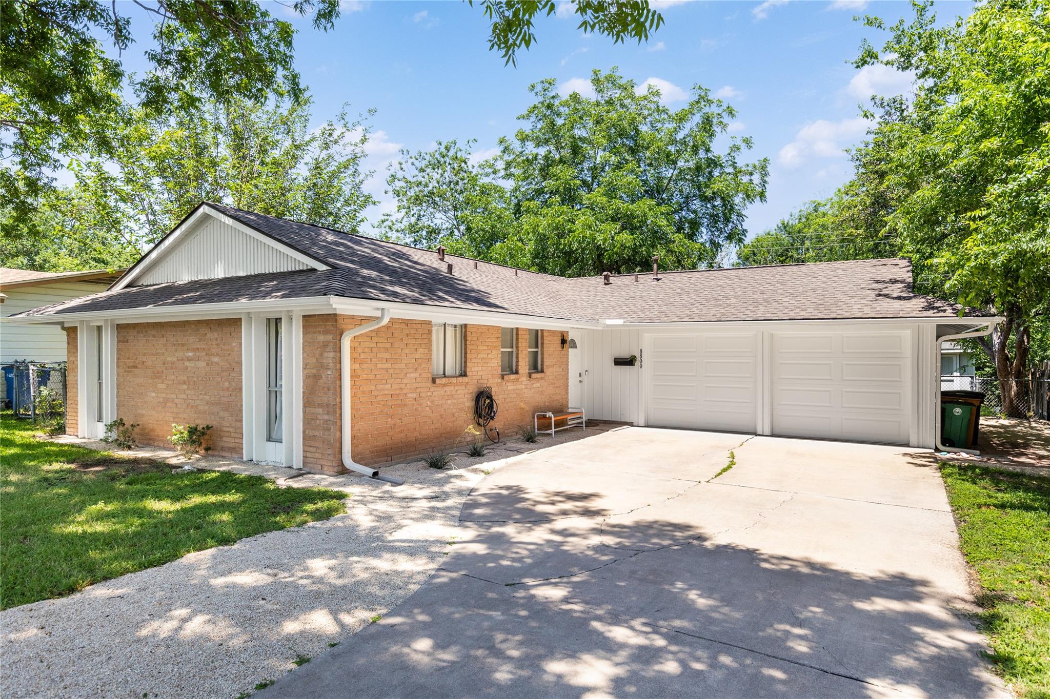 8800 Parkfield DR