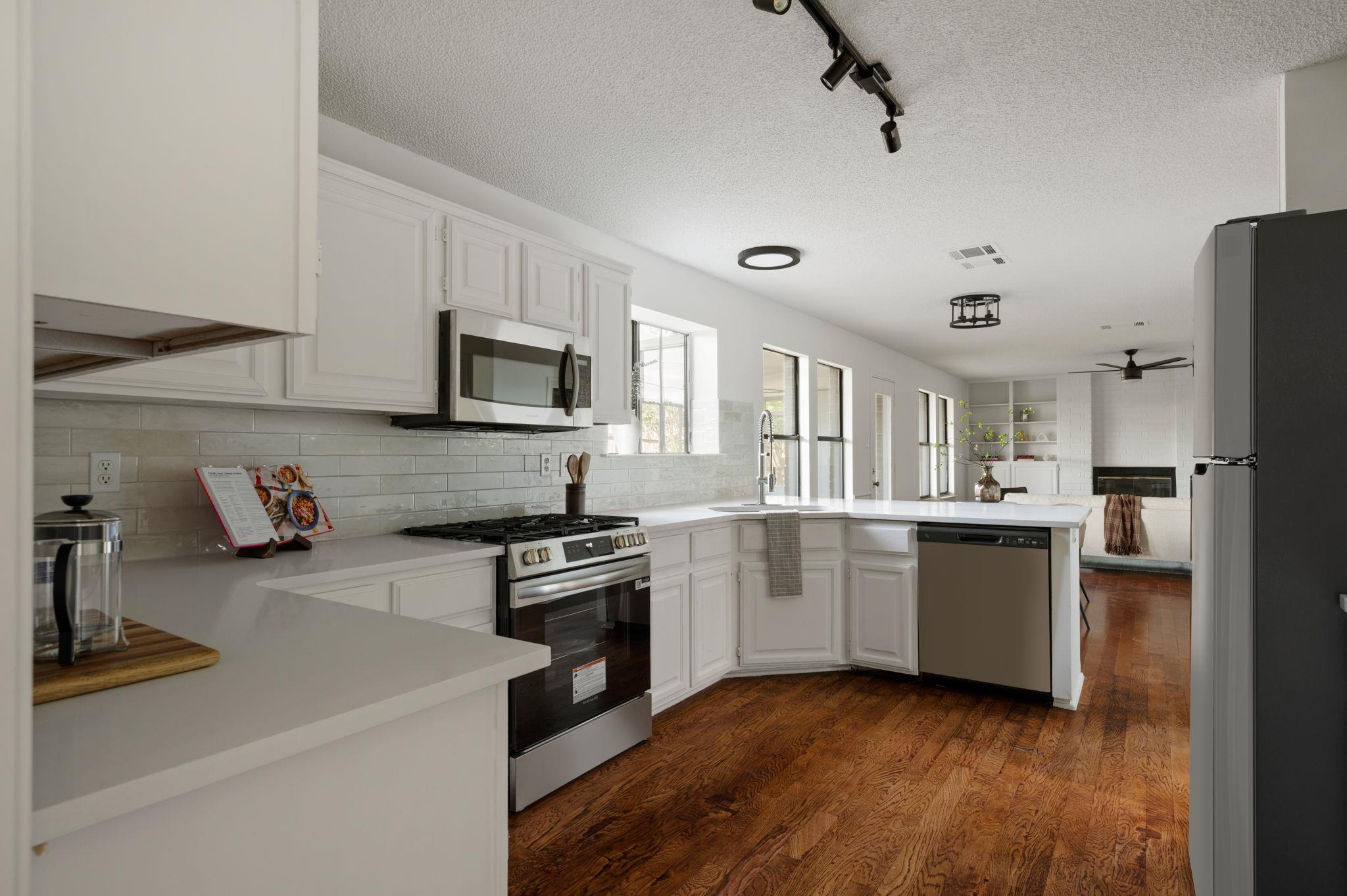 1106 Split Oak CV