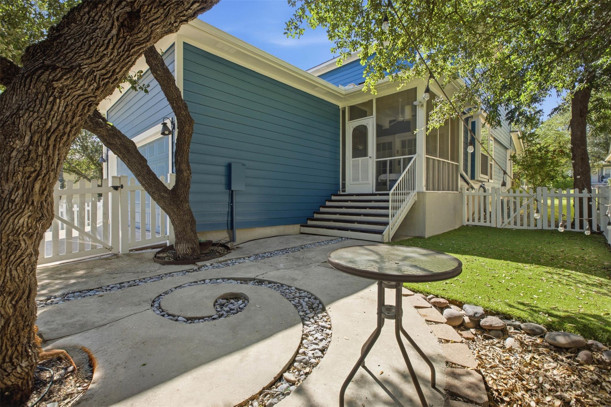 1223 Peyton PL