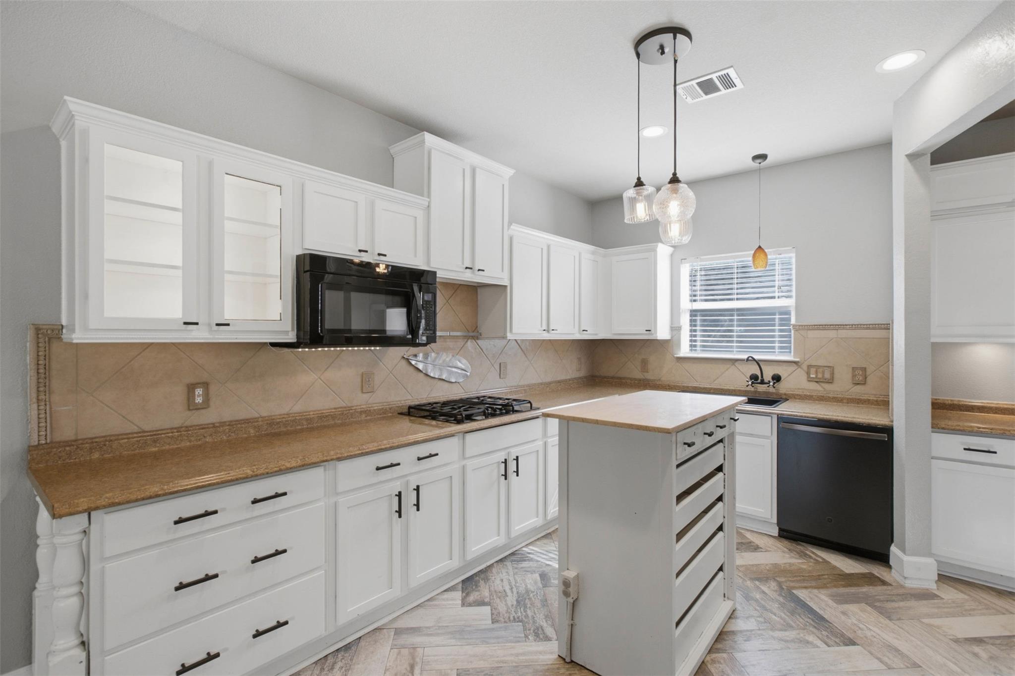 1223 Peyton PL