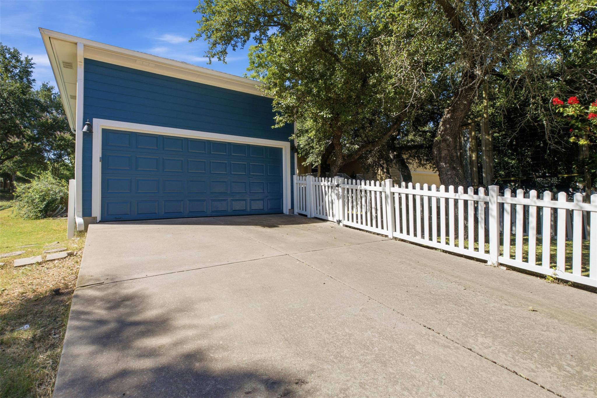 1223 Peyton PL