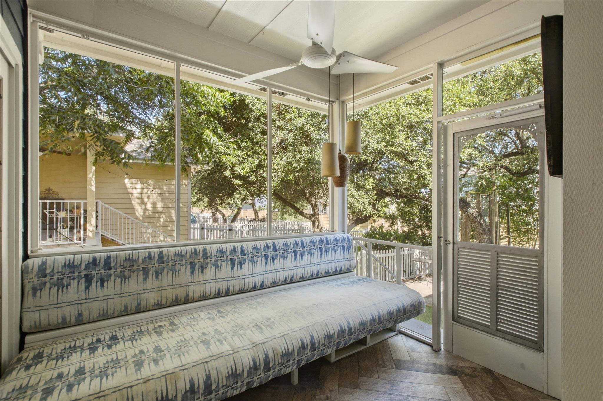 1223 Peyton PL