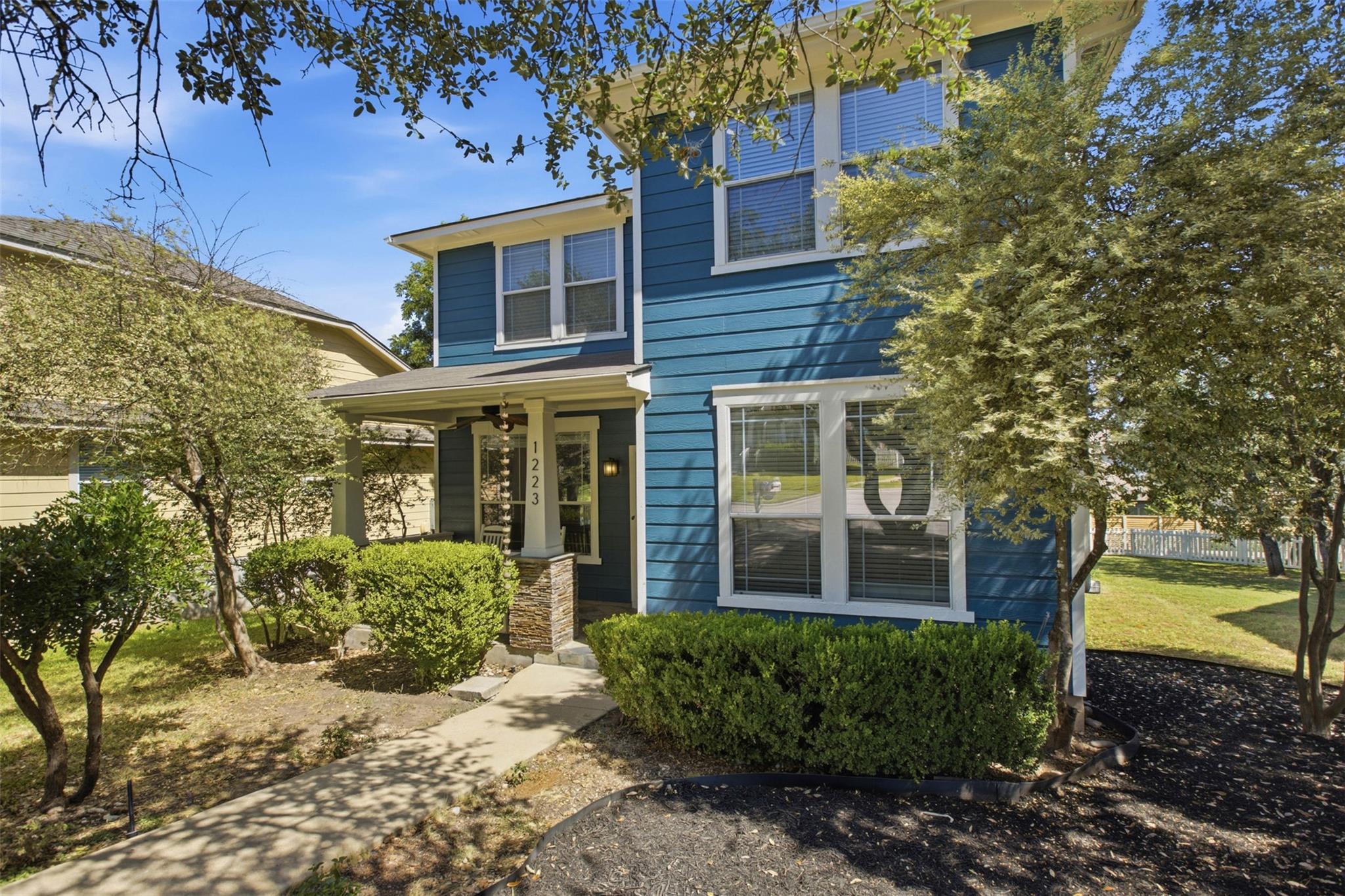1223 Peyton PL