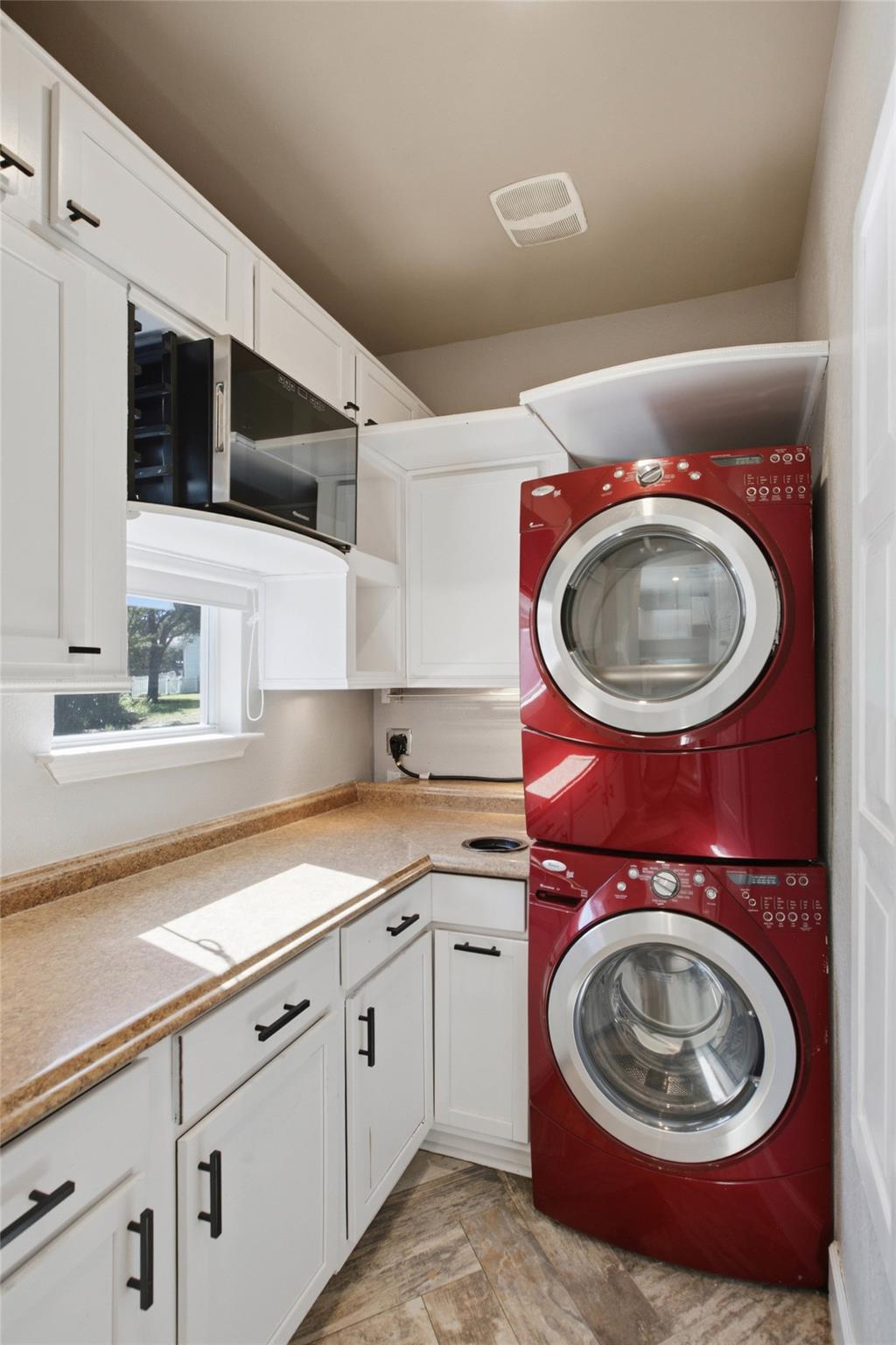 1223 Peyton PL