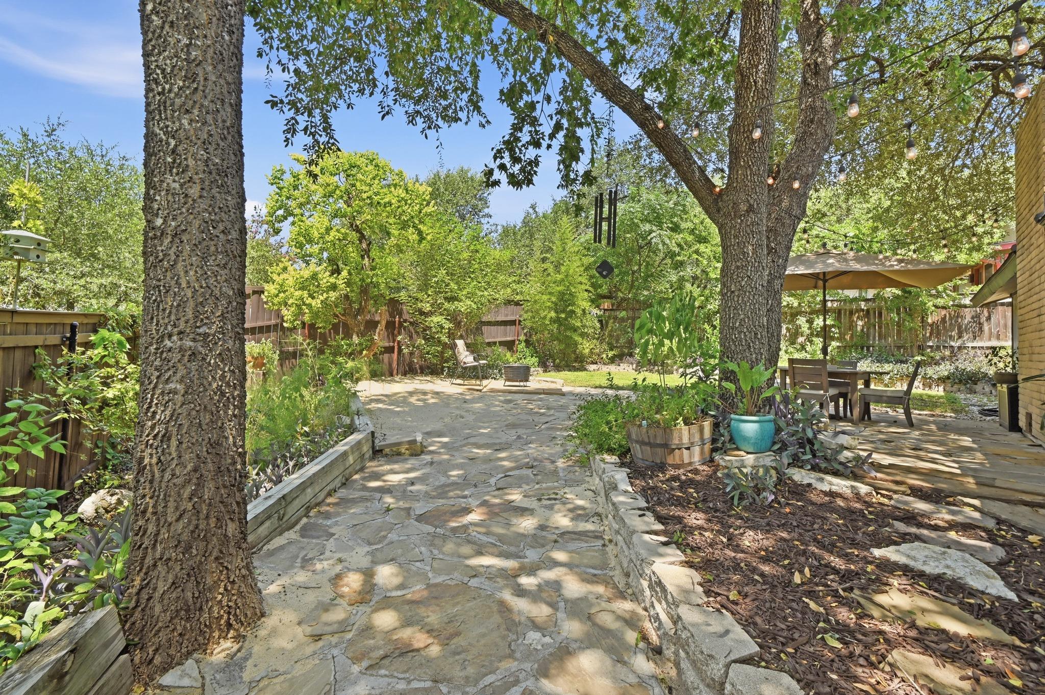 8005 Red Willow DR