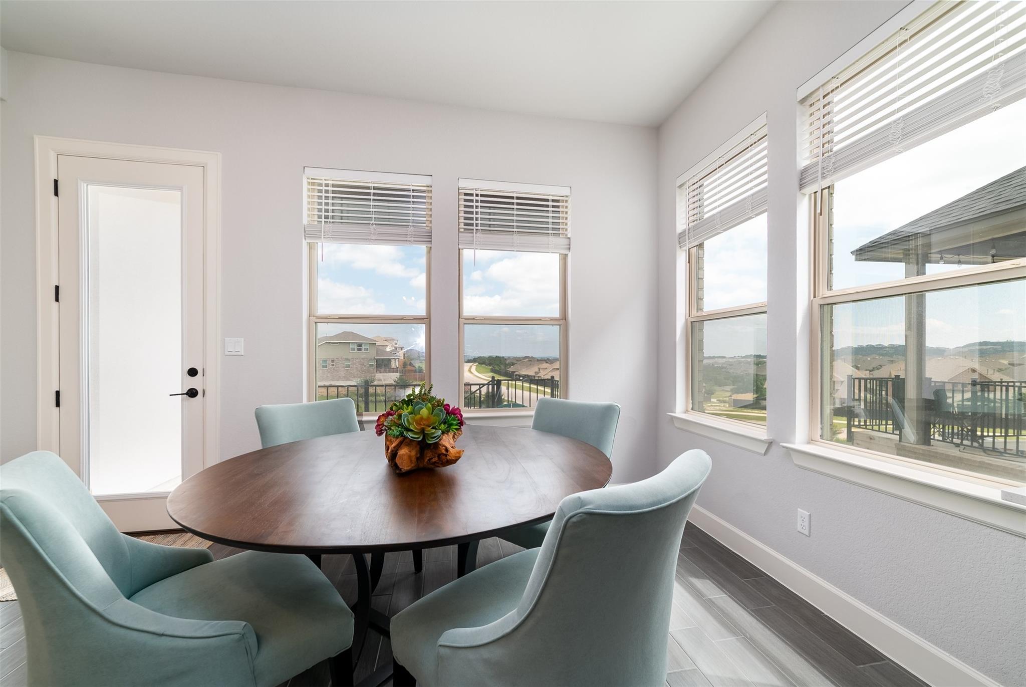 6816 Empresa DR