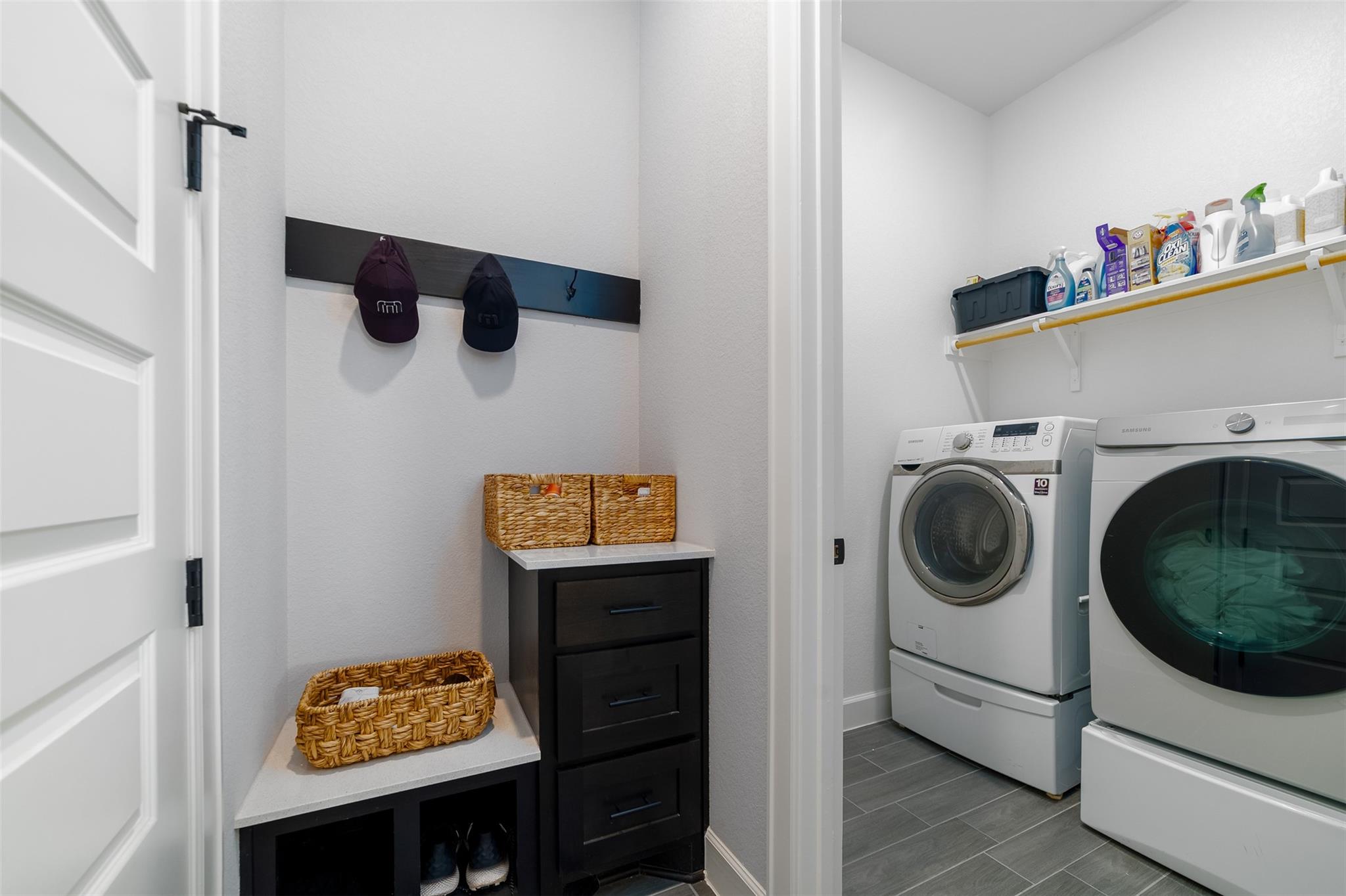 6816 Empresa DR