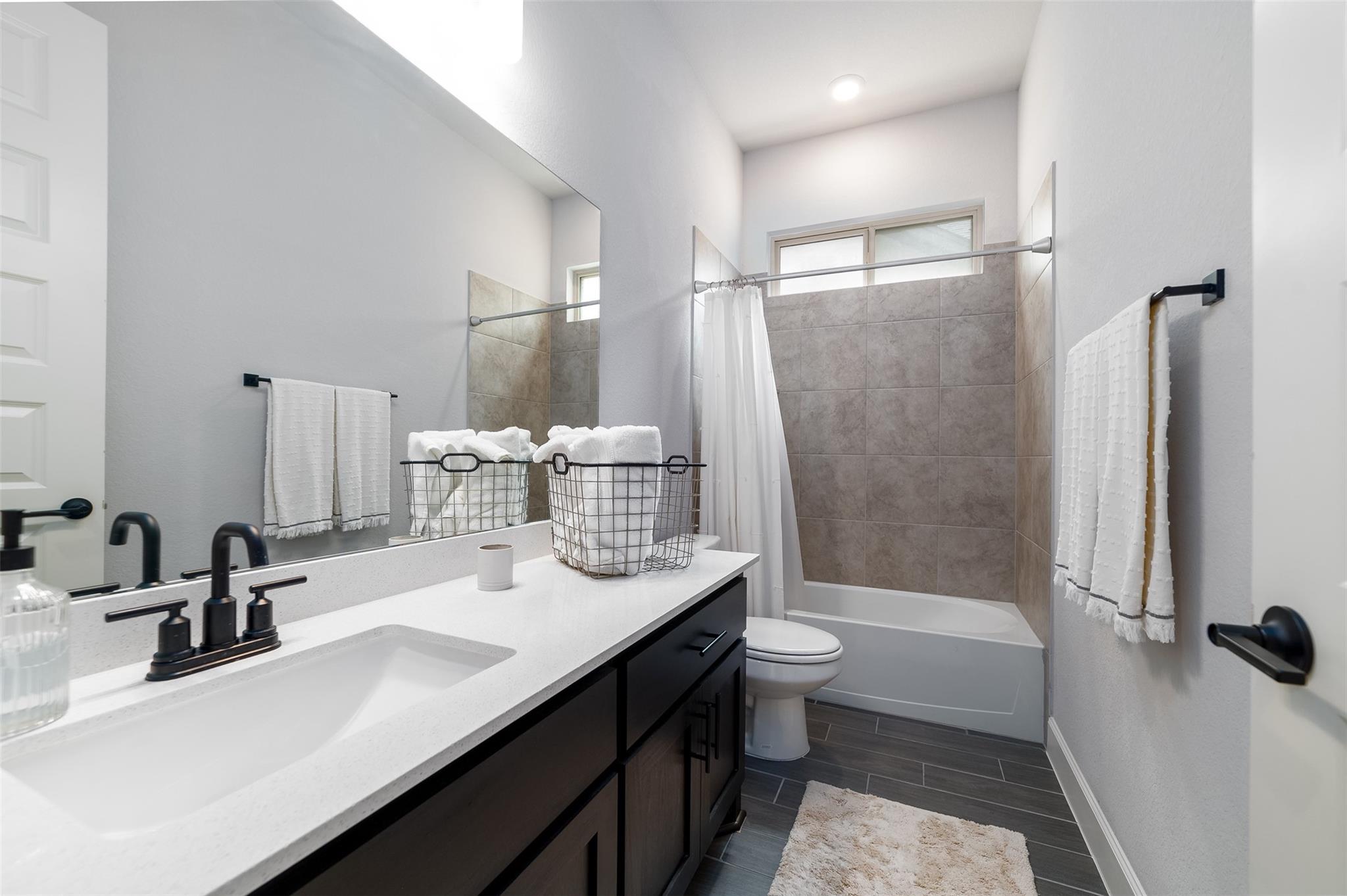6816 Empresa DR