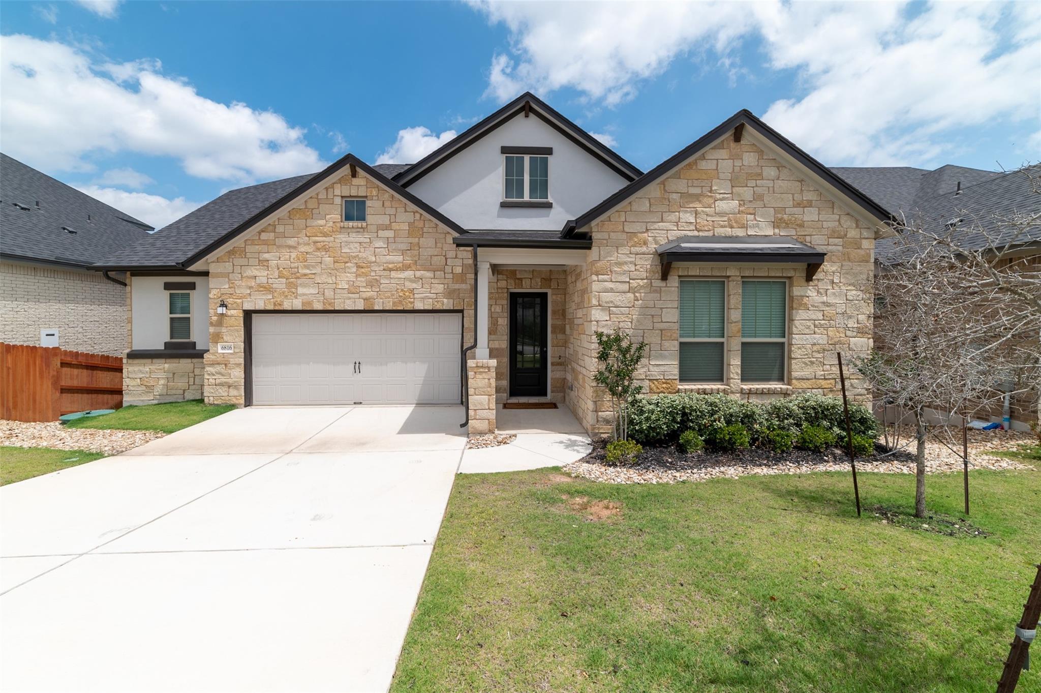6816 Empresa DR