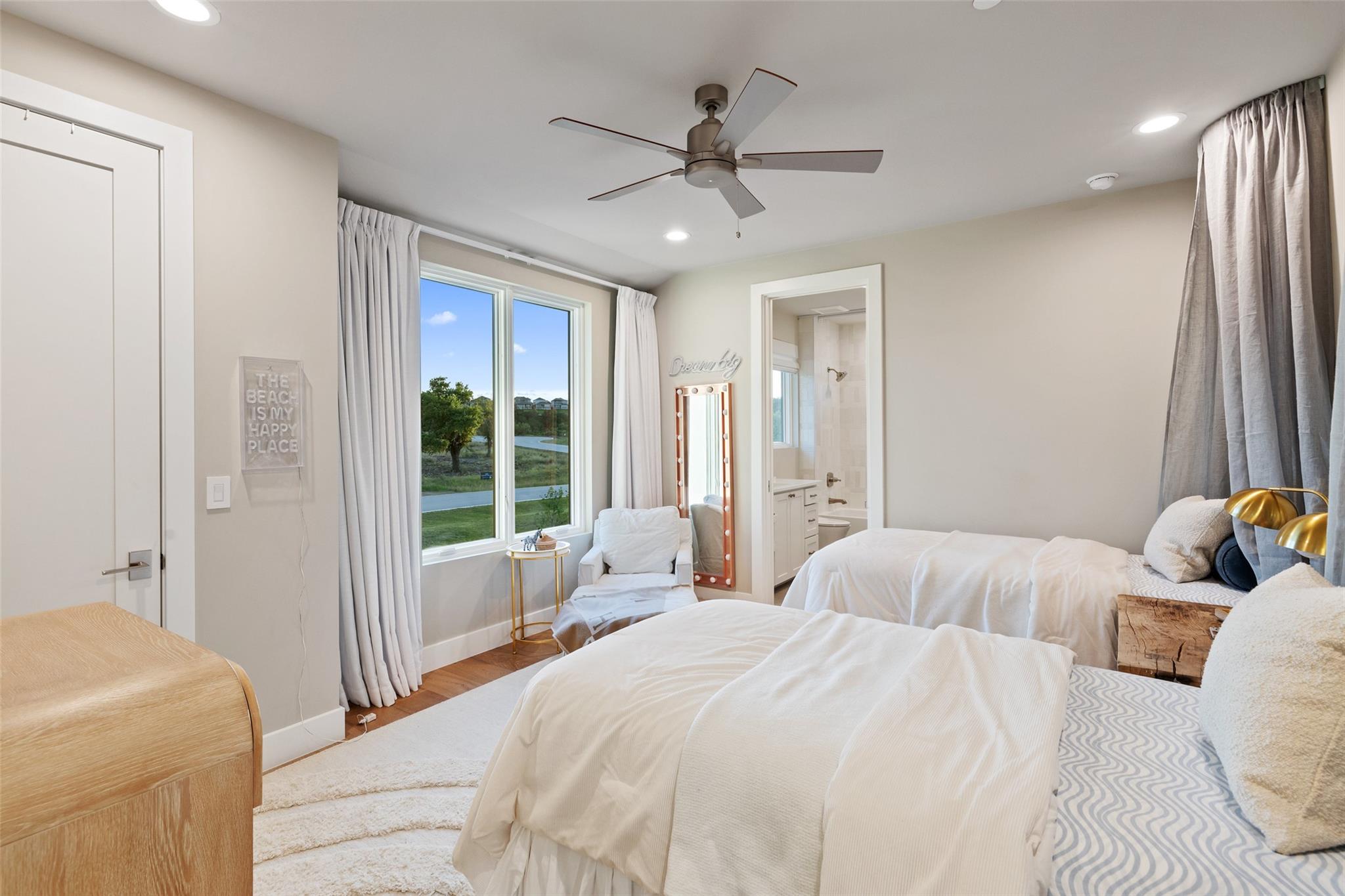 6404 Madrone Tree LN