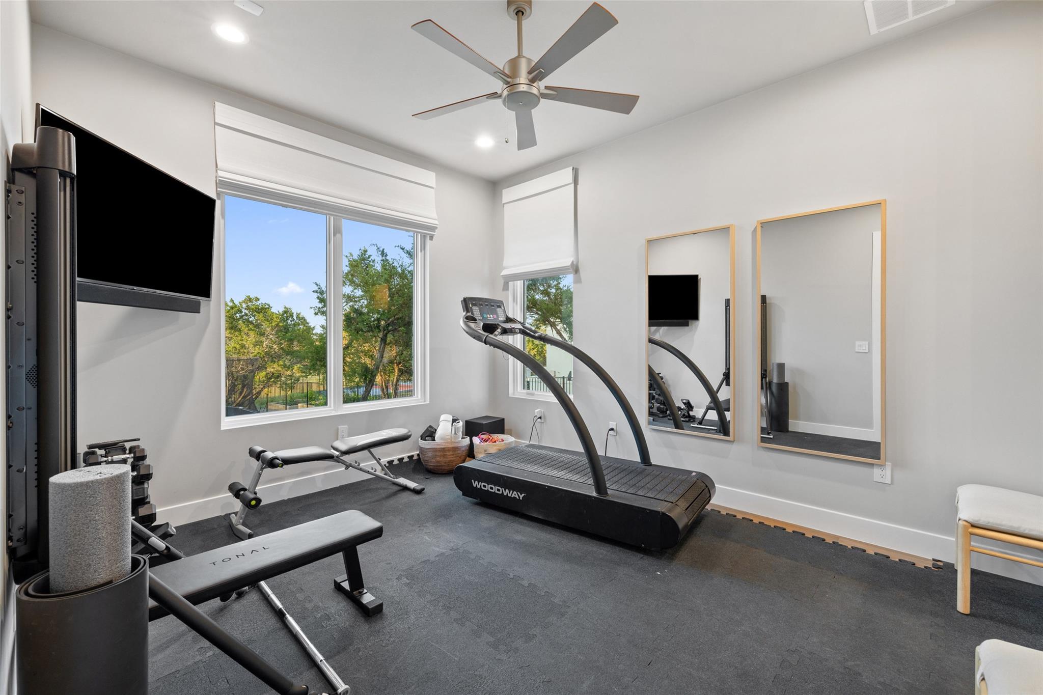 6404 Madrone Tree LN