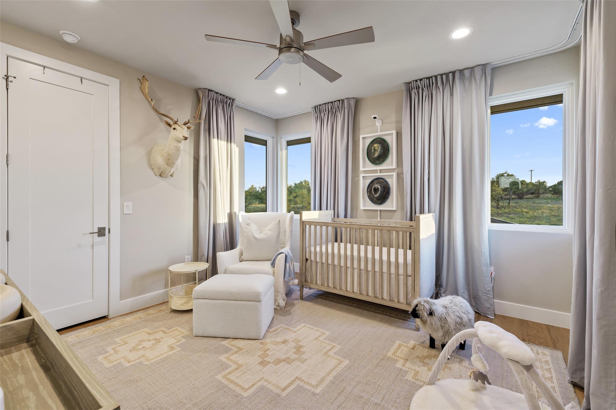 6404 Madrone Tree LN